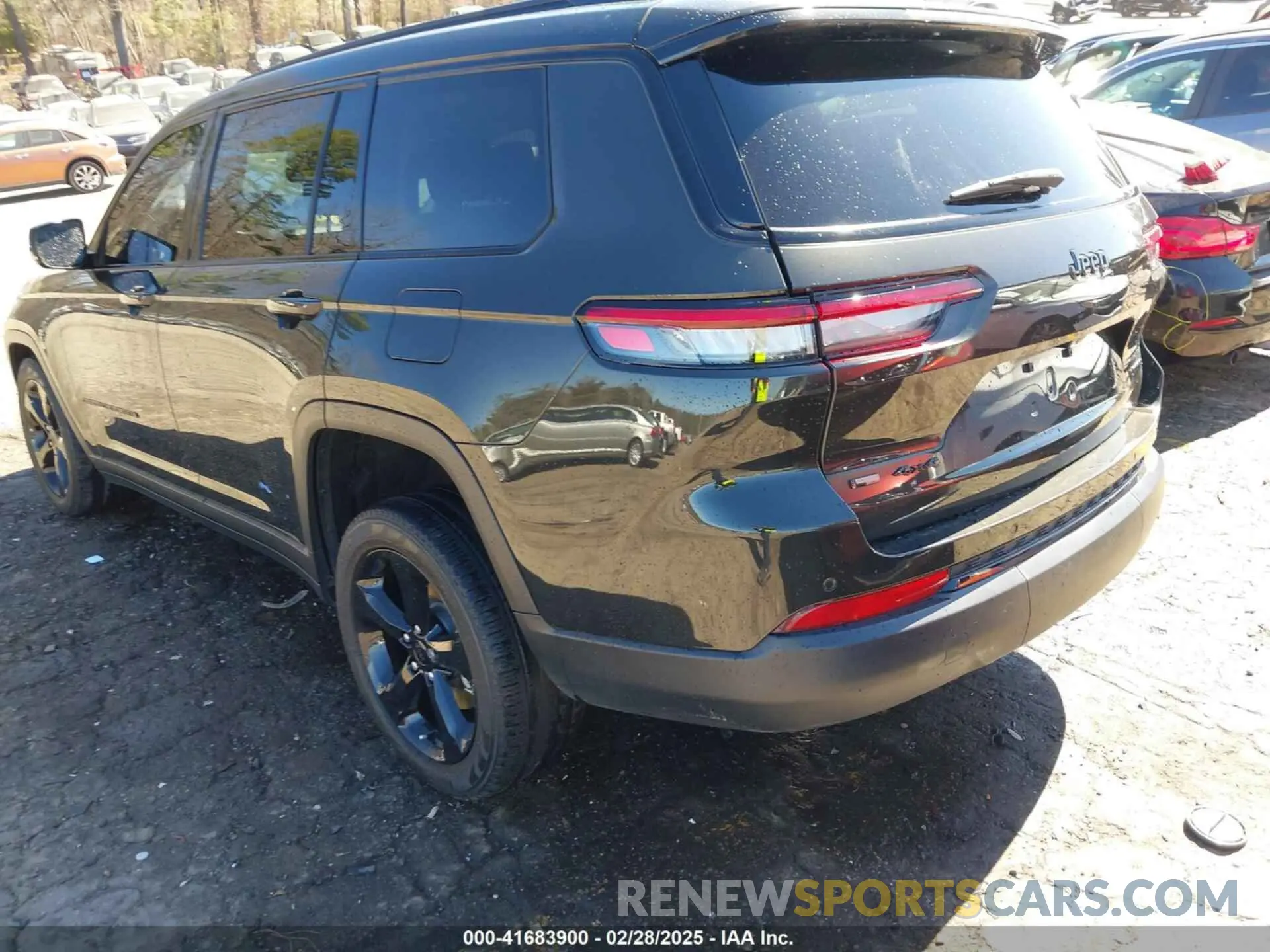 3 Photograph of a damaged car 1C4RJKBG8N8612465 JEEP GRAND CHEROKEE L 2022