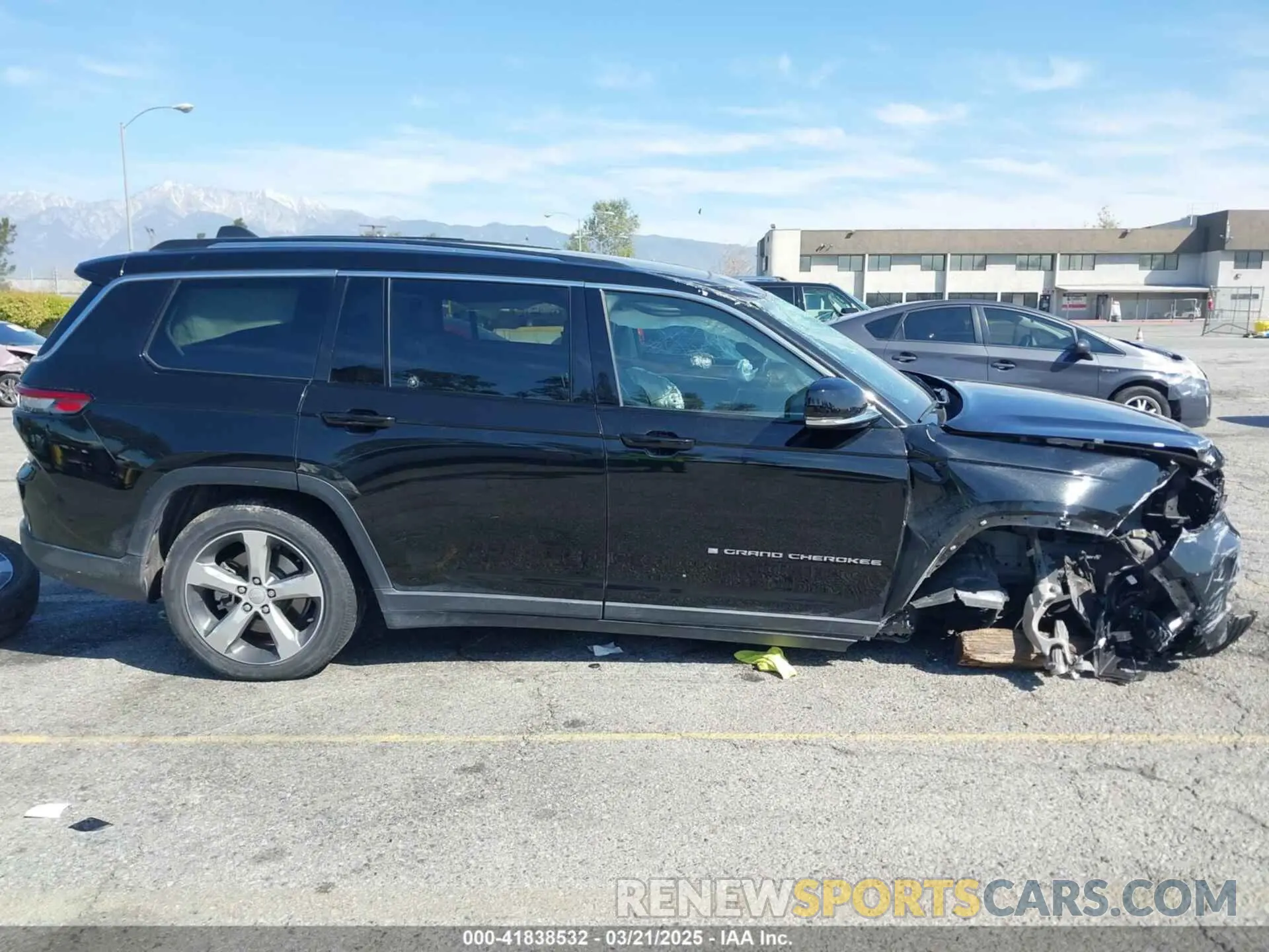 13 Фотография поврежденного автомобиля 1C4RJKBG9N8535377 JEEP GRAND CHEROKEE L 2022