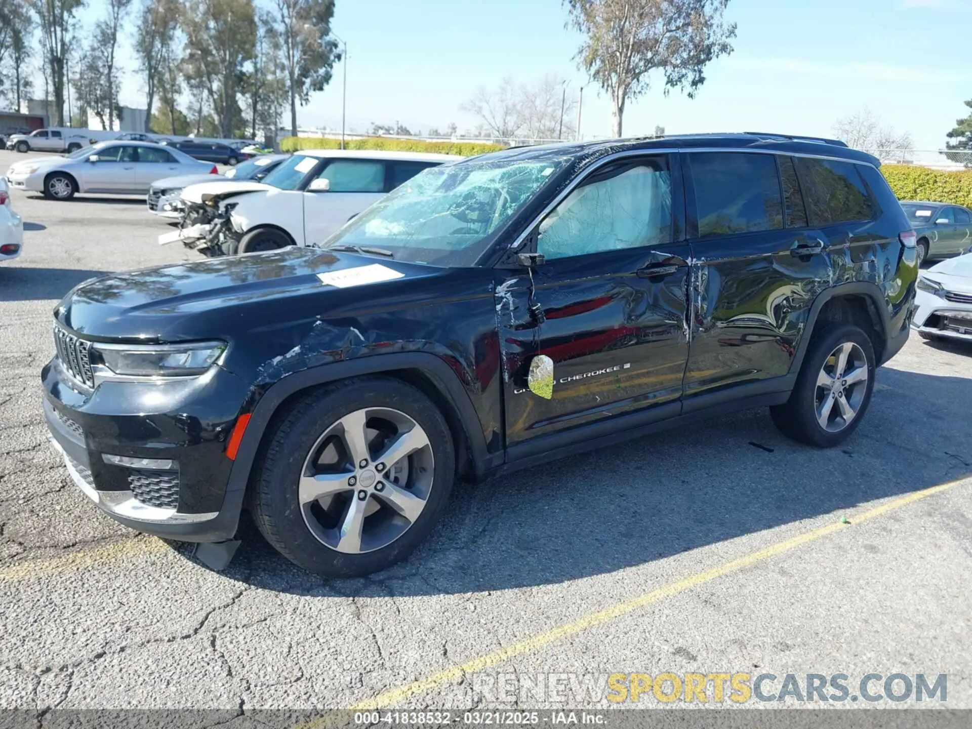 2 Фотография поврежденного автомобиля 1C4RJKBG9N8535377 JEEP GRAND CHEROKEE L 2022