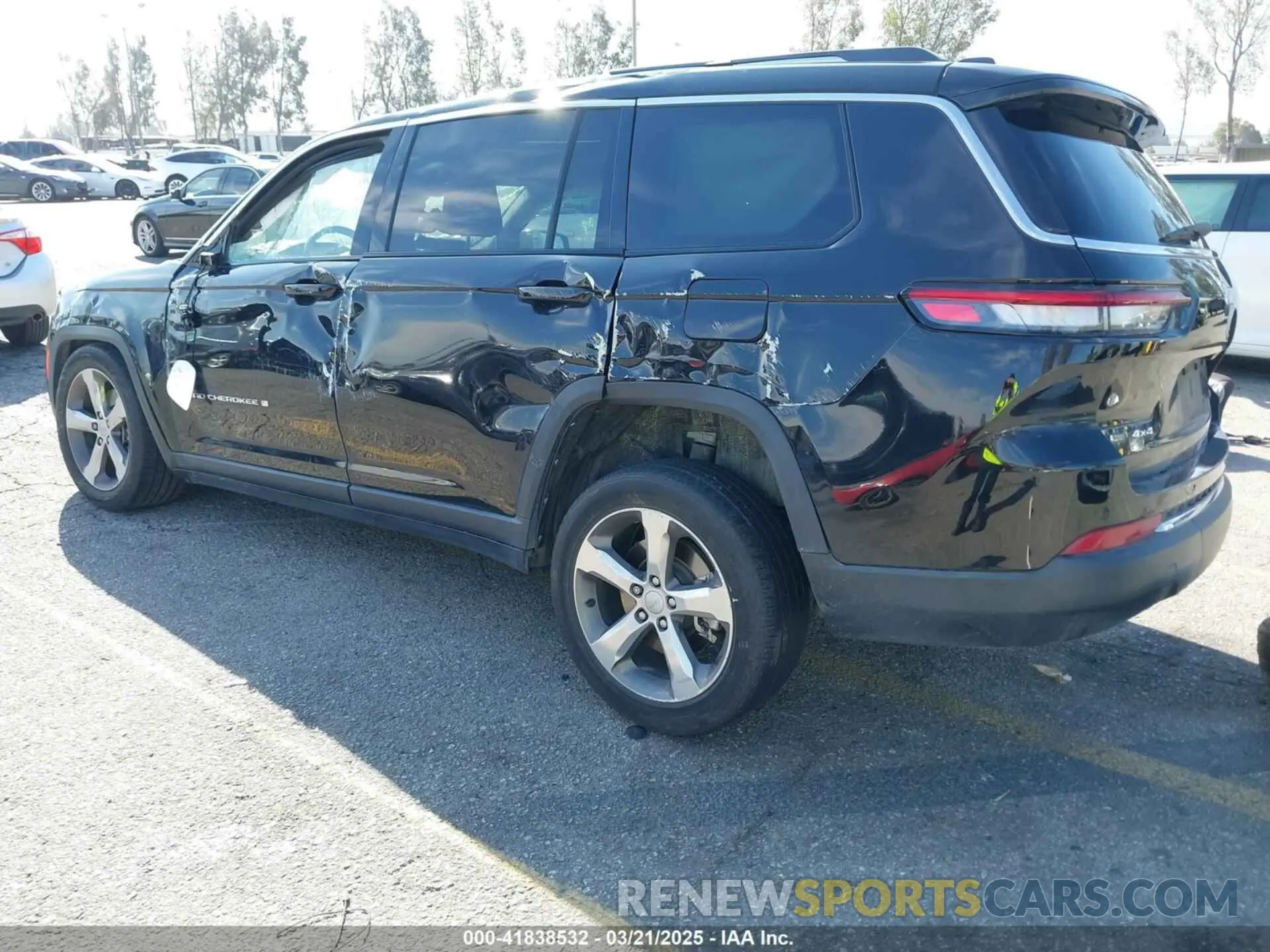 3 Фотография поврежденного автомобиля 1C4RJKBG9N8535377 JEEP GRAND CHEROKEE L 2022
