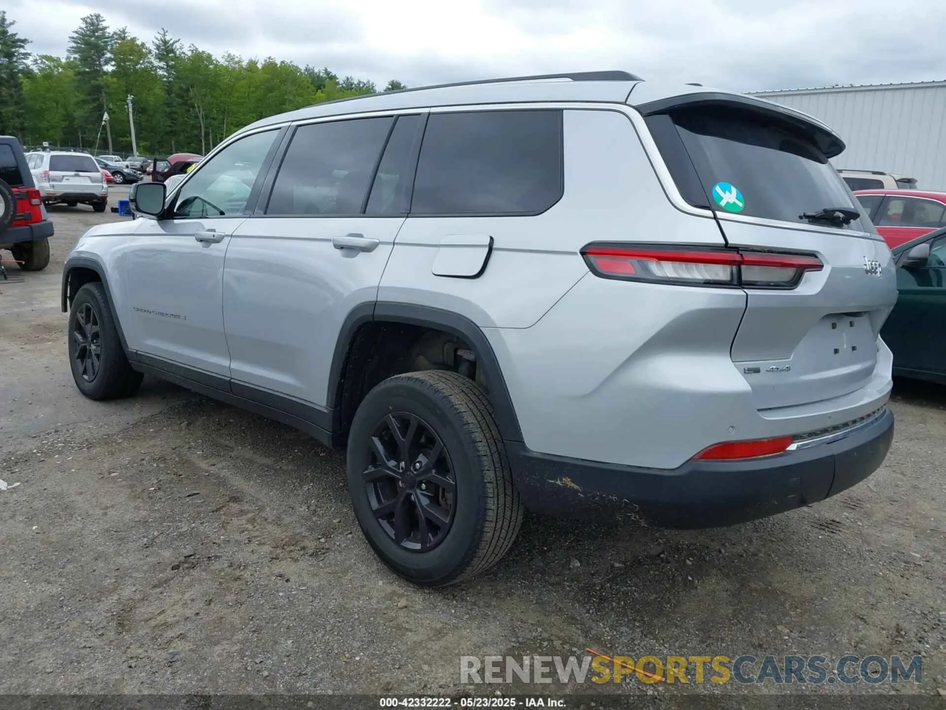 3 Photograph of a damaged car 1C4RJKBGXN8624293 JEEP GRAND CHEROKEE L 2022