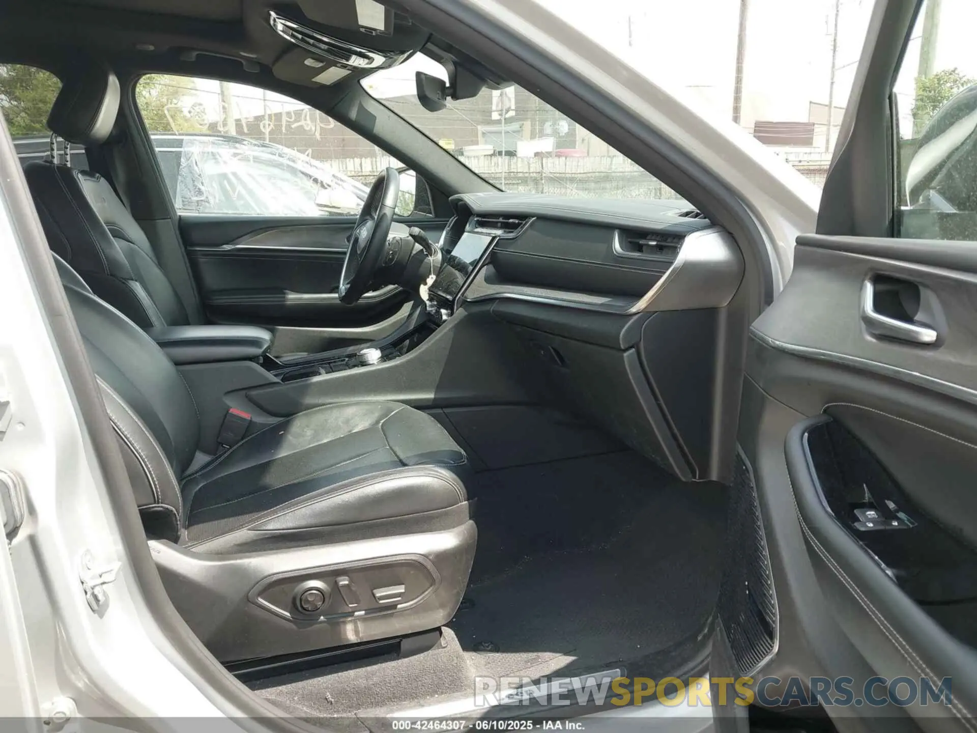 5 Фотография поврежденного автомобиля 1C4RJKDG1N8560092 JEEP GRAND CHEROKEE L 2022