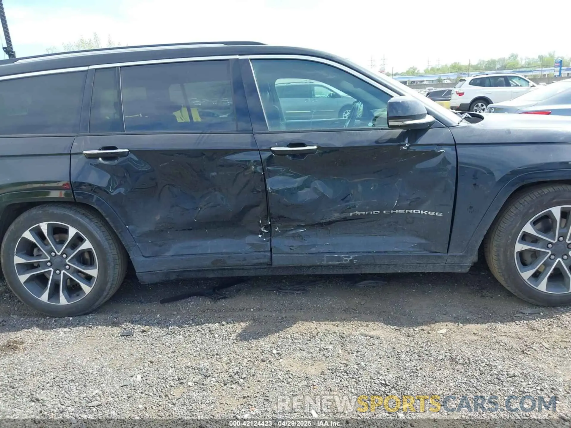 17 Фотография поврежденного автомобиля 1C4RJKDG5N8527094 JEEP GRAND CHEROKEE L 2022