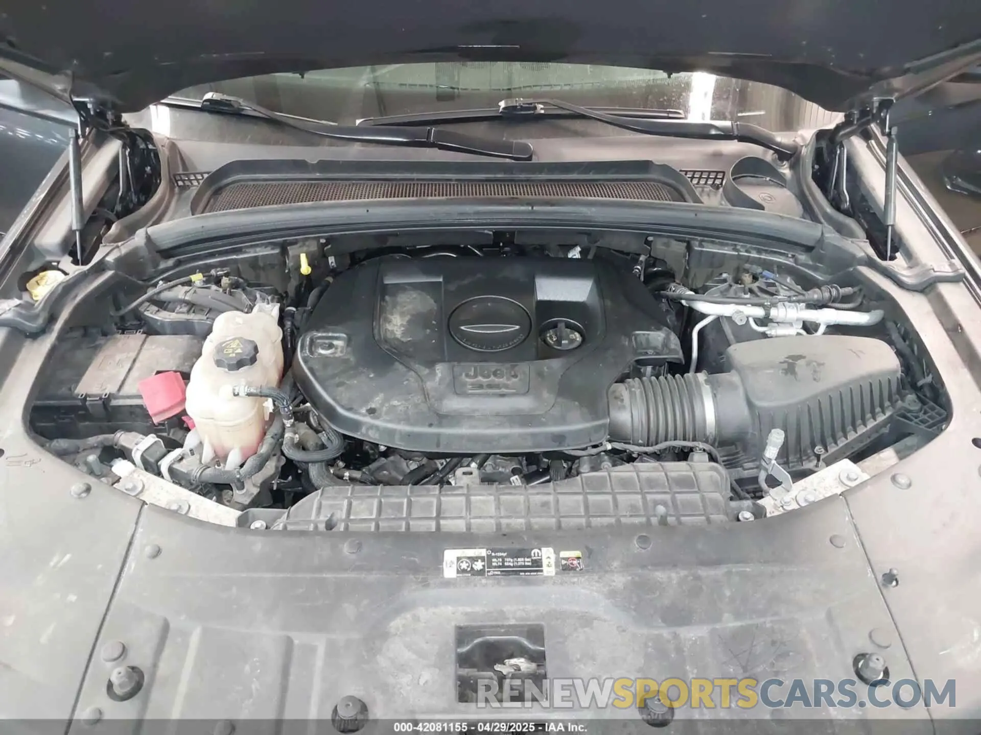 10 Photograph of a damaged car 1C4RJKDG8N8535206 JEEP GRAND CHEROKEE L 2022