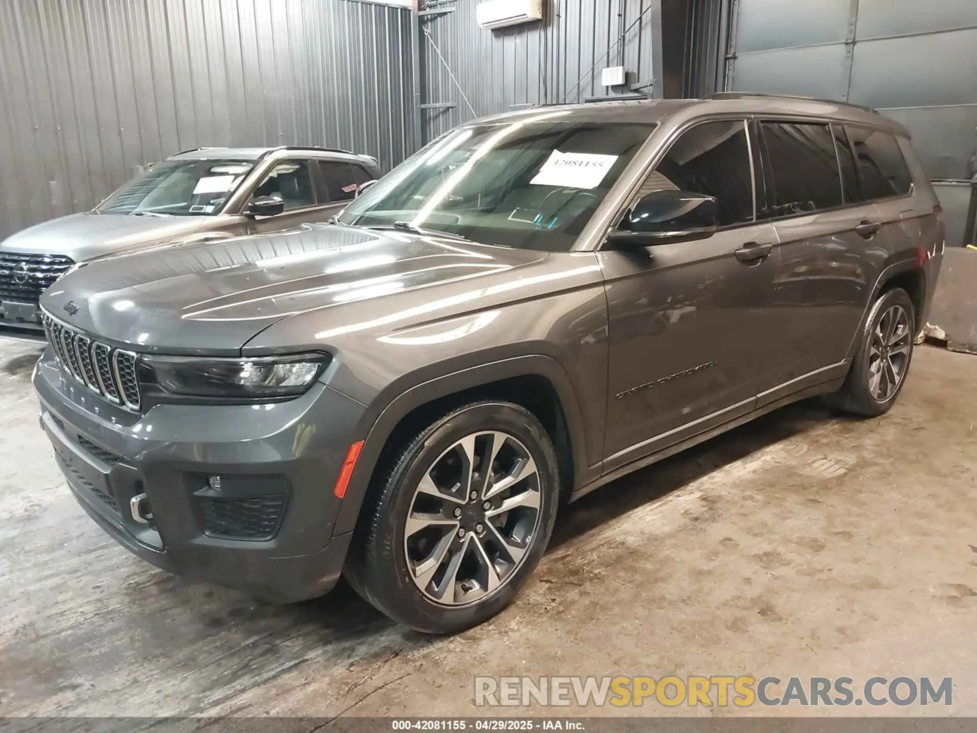 2 Photograph of a damaged car 1C4RJKDG8N8535206 JEEP GRAND CHEROKEE L 2022