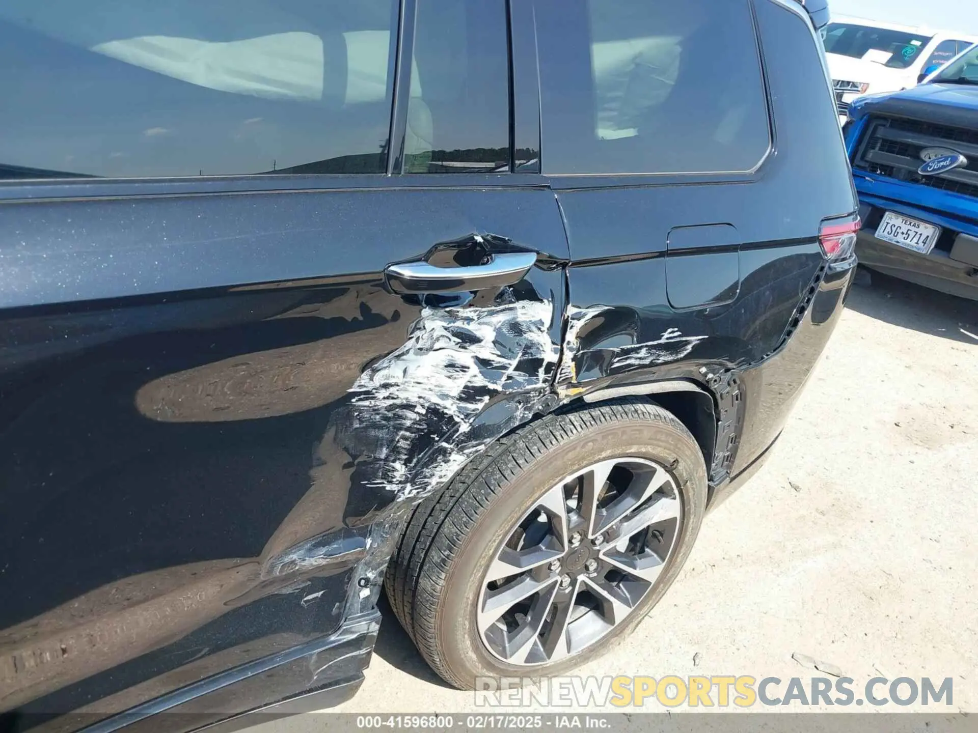 6 Photograph of a damaged car 1C4RJKDT5N8528212 JEEP GRAND CHEROKEE L 2022