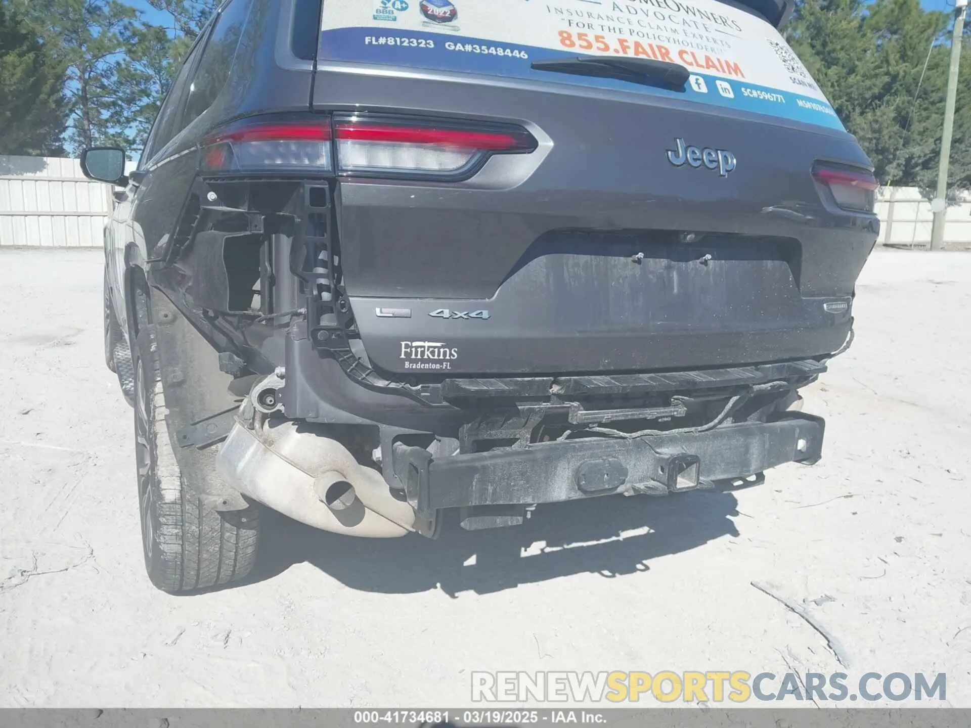 17 Photograph of a damaged car 1C4RJKET7N8549559 JEEP GRAND CHEROKEE L 2022