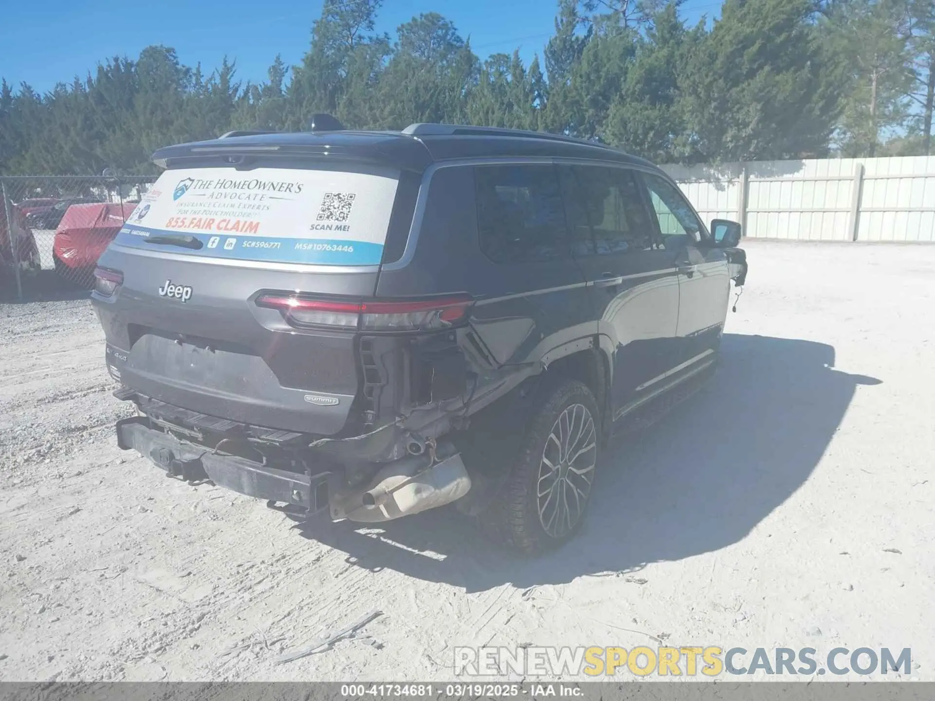 4 Photograph of a damaged car 1C4RJKET7N8549559 JEEP GRAND CHEROKEE L 2022