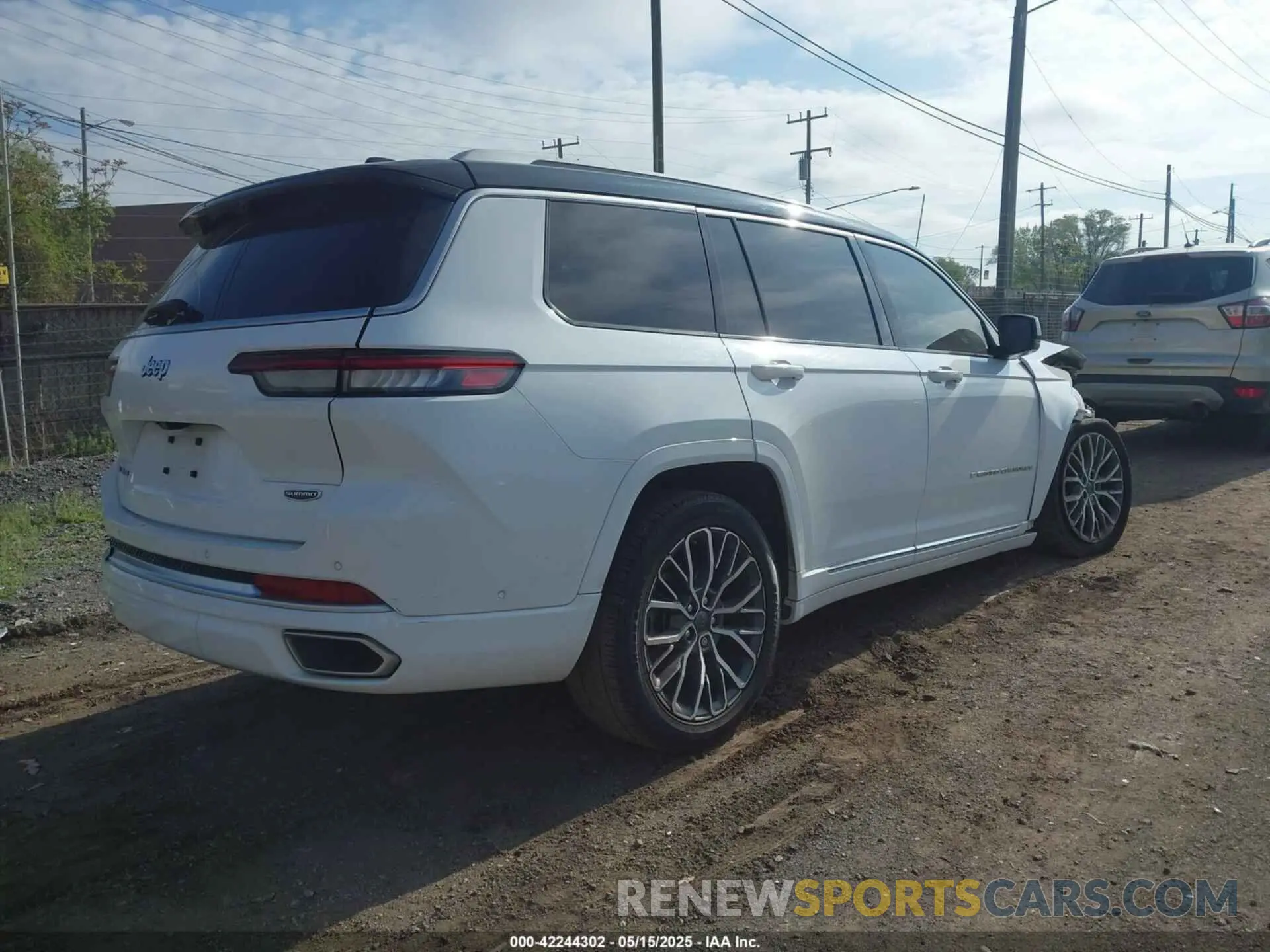4 Фотография поврежденного автомобиля 1C4RJKETXN8559115 JEEP GRAND CHEROKEE L 2022