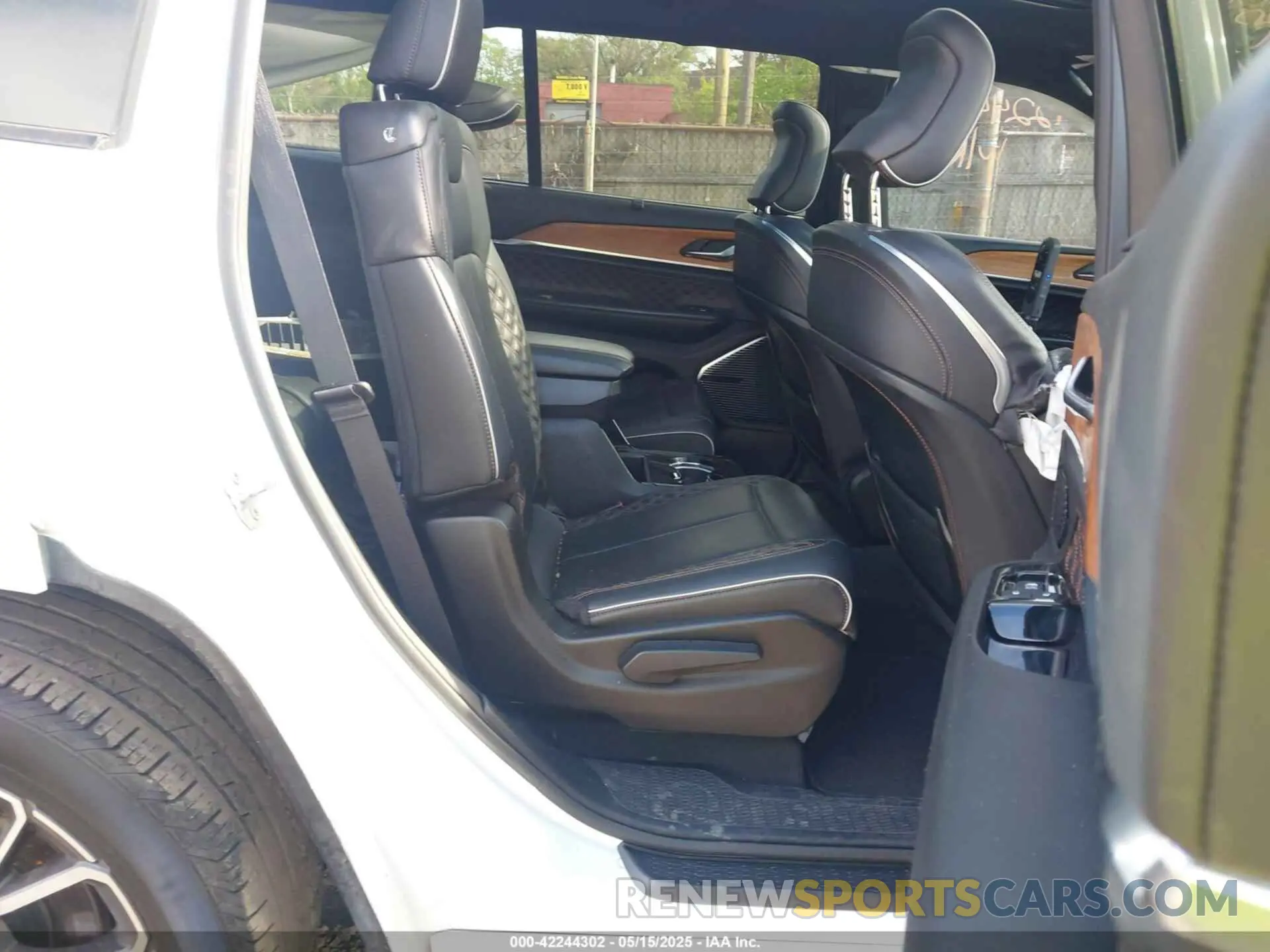 8 Фотография поврежденного автомобиля 1C4RJKETXN8559115 JEEP GRAND CHEROKEE L 2022