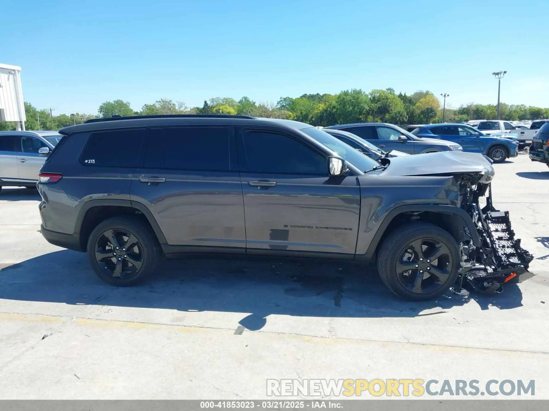 13 Фотография поврежденного автомобиля 1C4RJJAG0P8814120 JEEP GRAND CHEROKEE L 2023