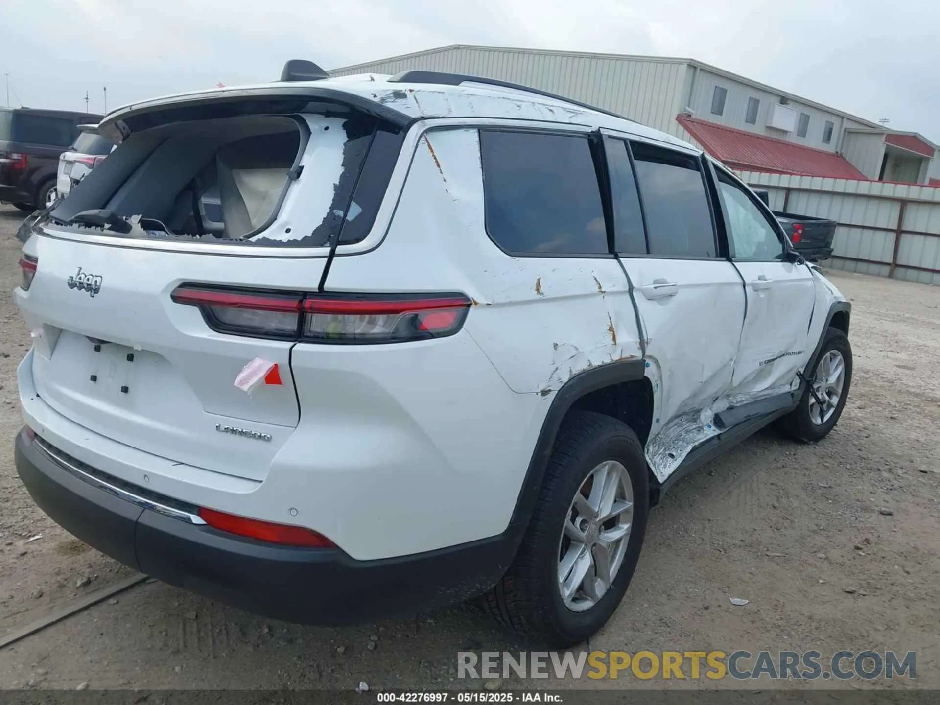 4 Photograph of a damaged car 1C4RJJAG3P8835480 JEEP GRAND CHEROKEE L 2023