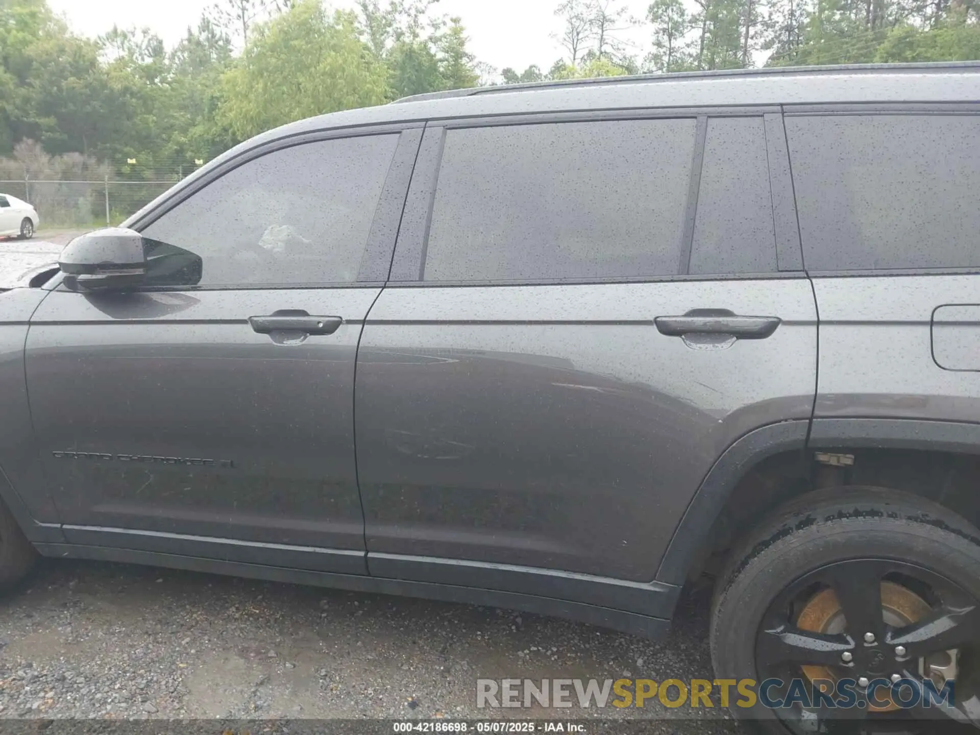 14 Photograph of a damaged car 1C4RJJAG4P8836508 JEEP GRAND CHEROKEE L 2023