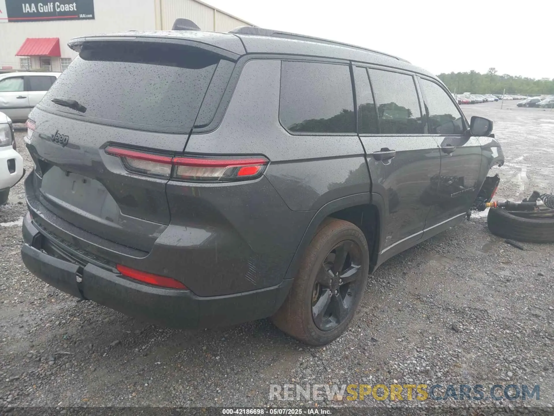 4 Photograph of a damaged car 1C4RJJAG4P8836508 JEEP GRAND CHEROKEE L 2023