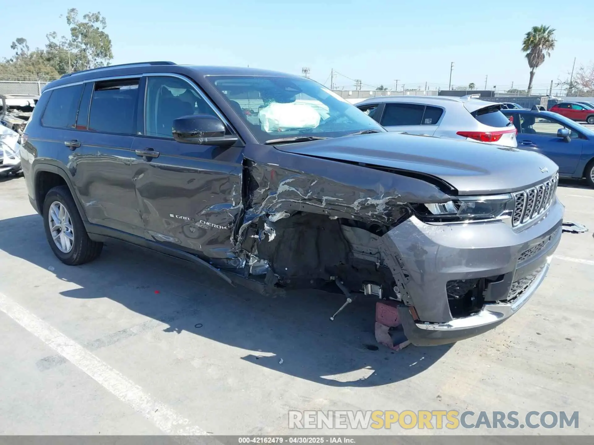 1 Photograph of a damaged car 1C4RJJAG6P8869591 JEEP GRAND CHEROKEE L 2023