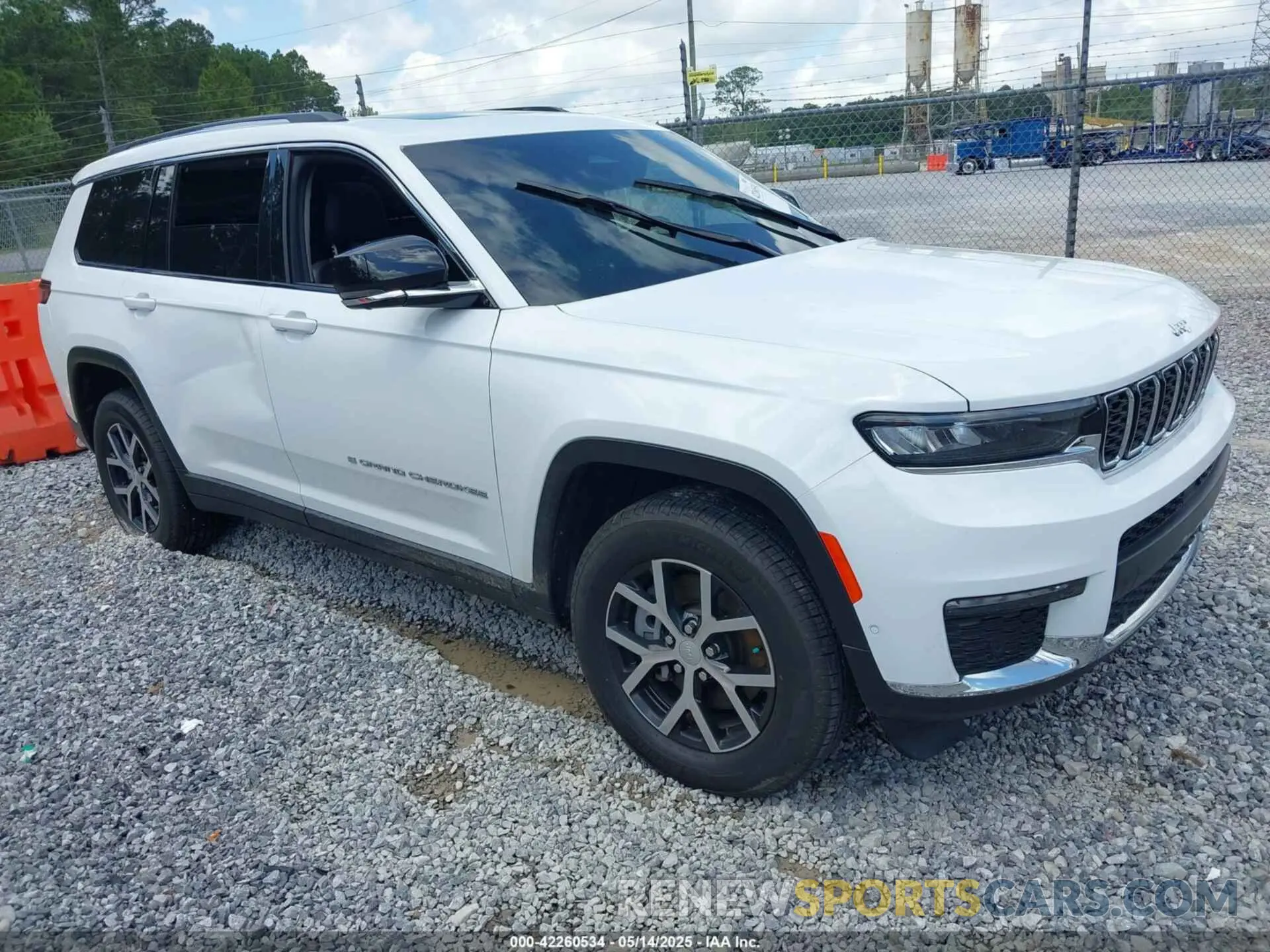 1 Фотография поврежденного автомобиля 1C4RJJBG4P8879860 JEEP GRAND CHEROKEE L 2023