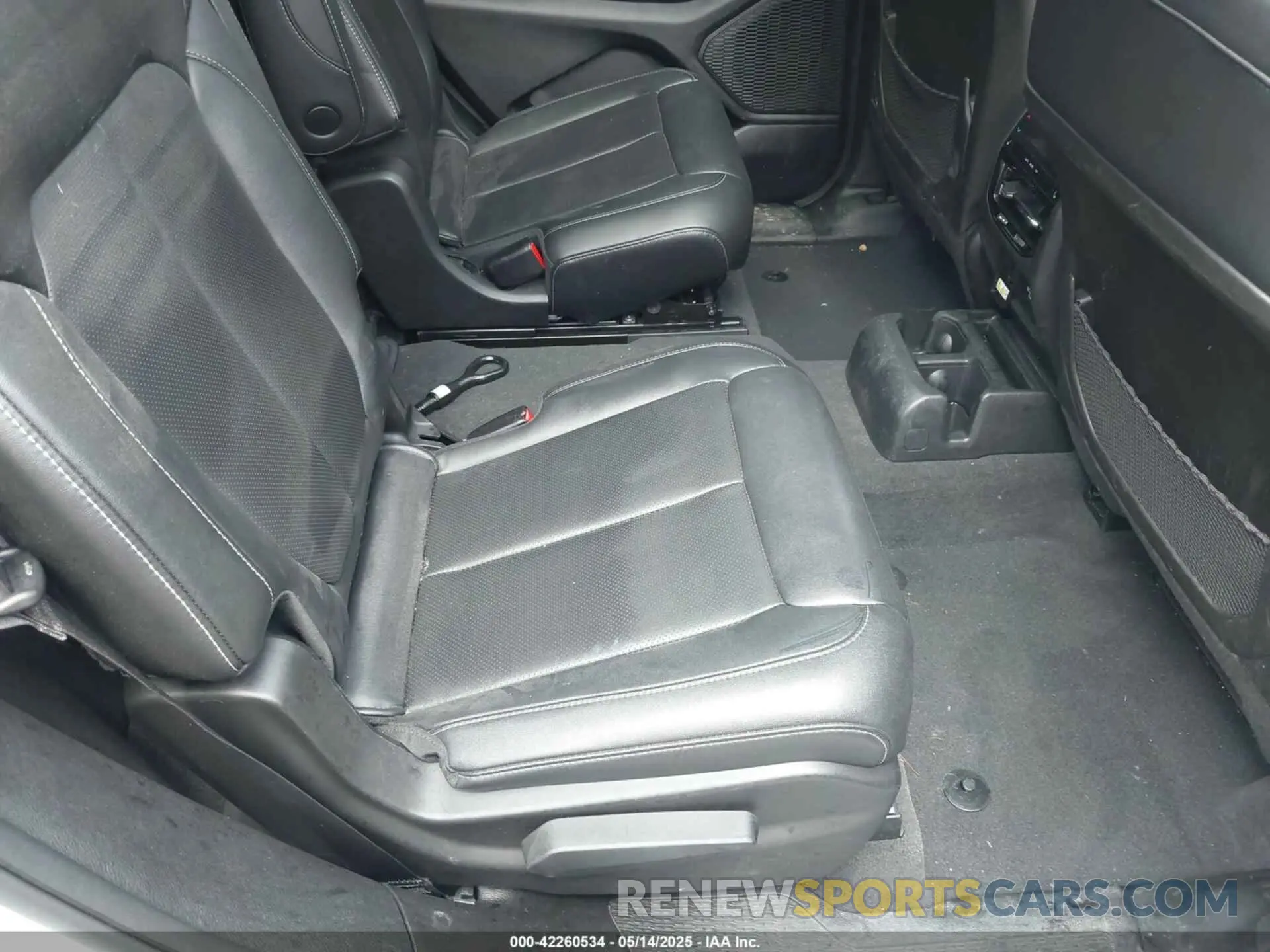 8 Фотография поврежденного автомобиля 1C4RJJBG4P8879860 JEEP GRAND CHEROKEE L 2023