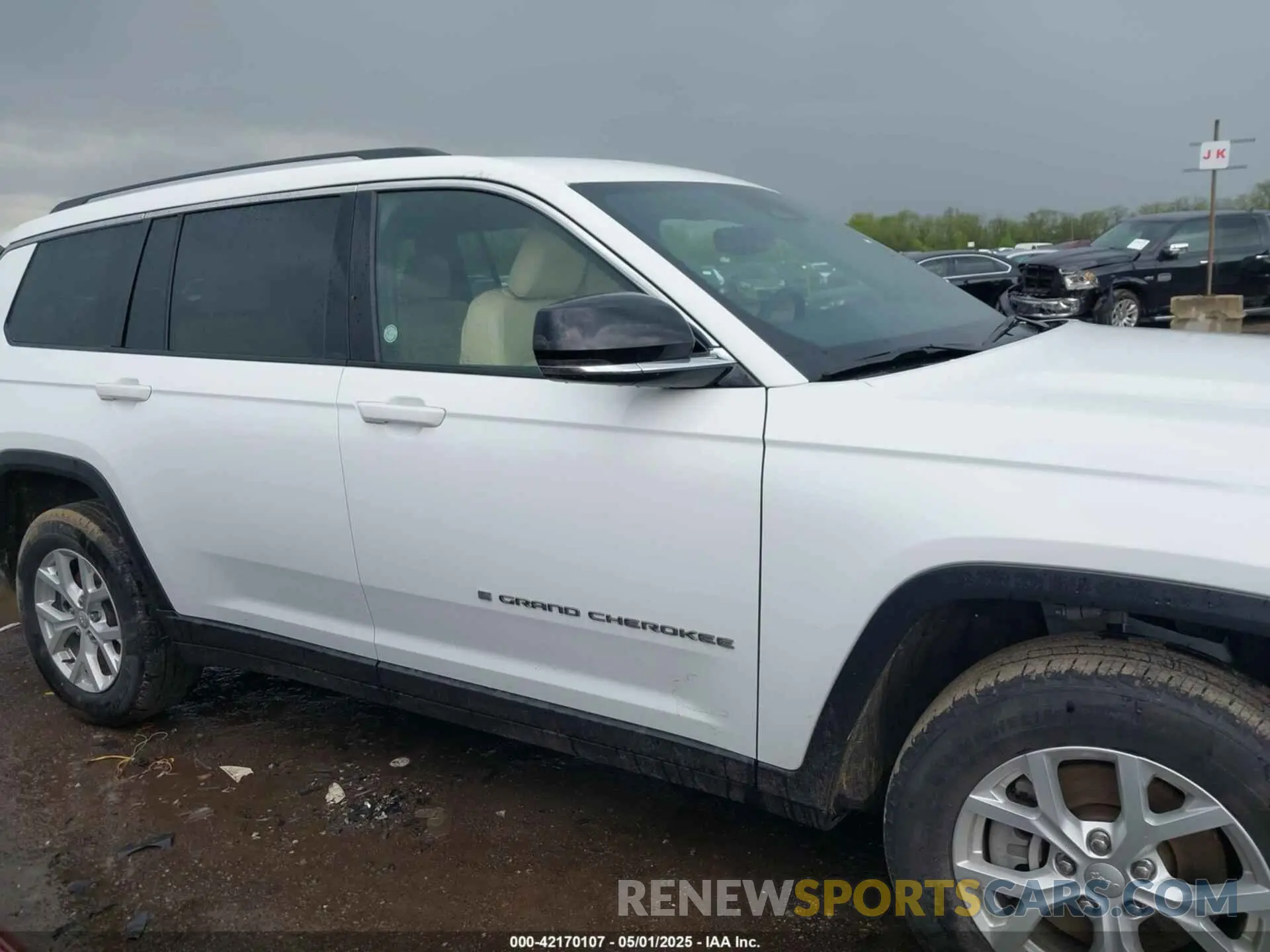 14 Photograph of a damaged car 1C4RJJBG5P8783235 JEEP GRAND CHEROKEE L 2023