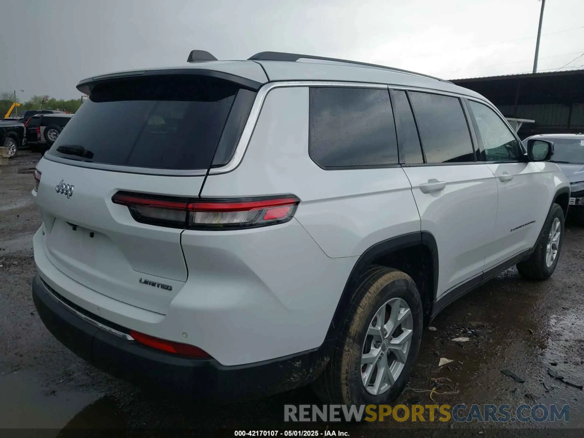 4 Photograph of a damaged car 1C4RJJBG5P8783235 JEEP GRAND CHEROKEE L 2023