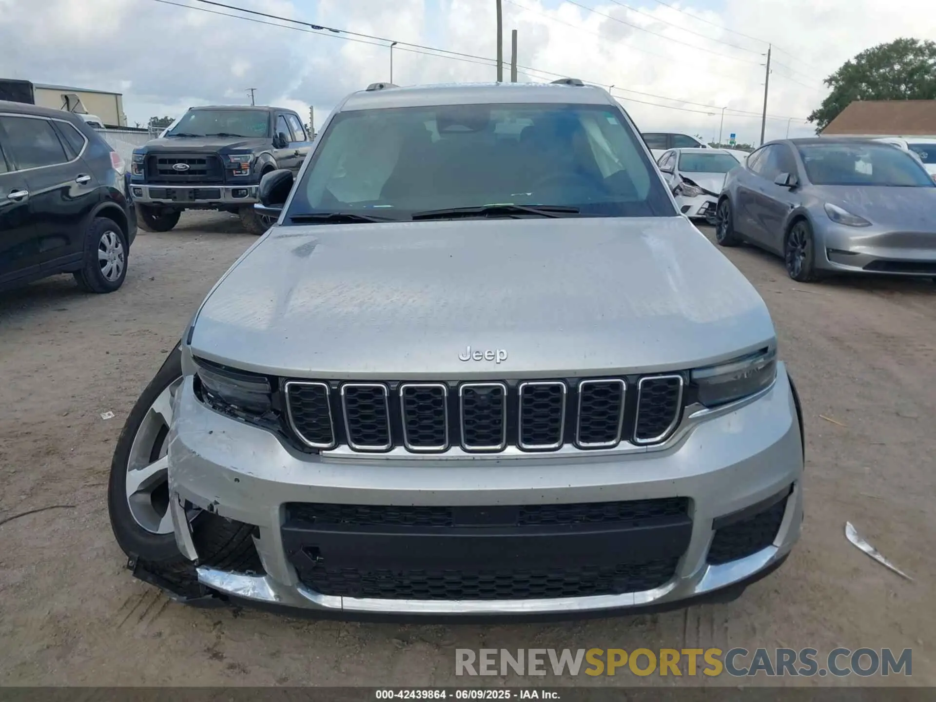 12 Фотография поврежденного автомобиля 1C4RJJBG6P8843393 JEEP GRAND CHEROKEE L 2023