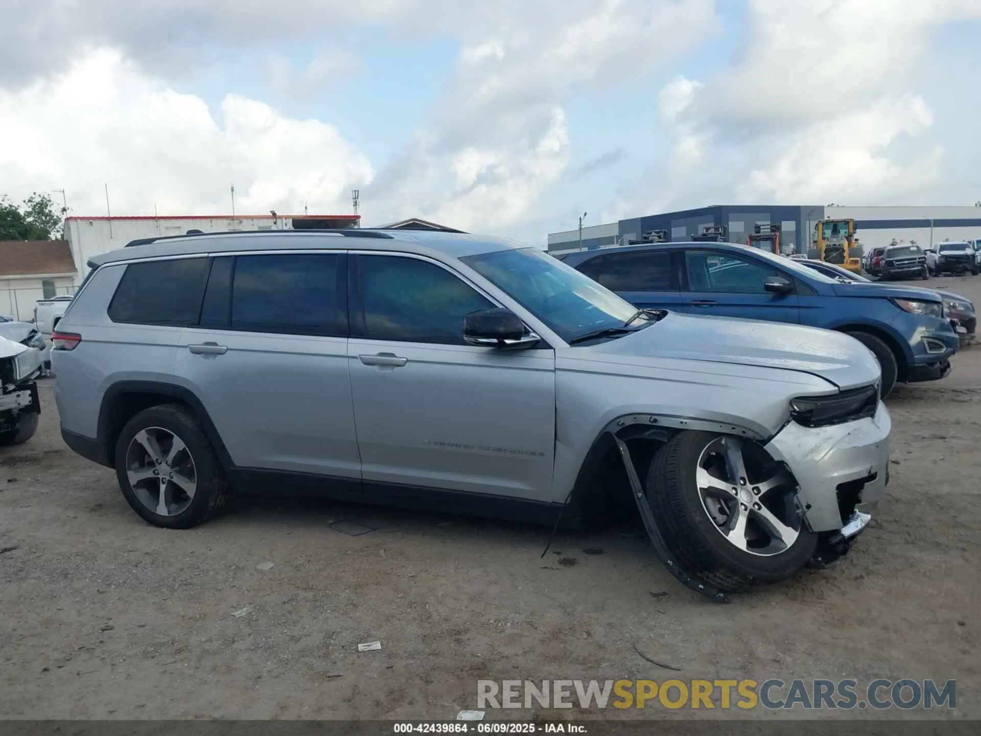 13 Фотография поврежденного автомобиля 1C4RJJBG6P8843393 JEEP GRAND CHEROKEE L 2023