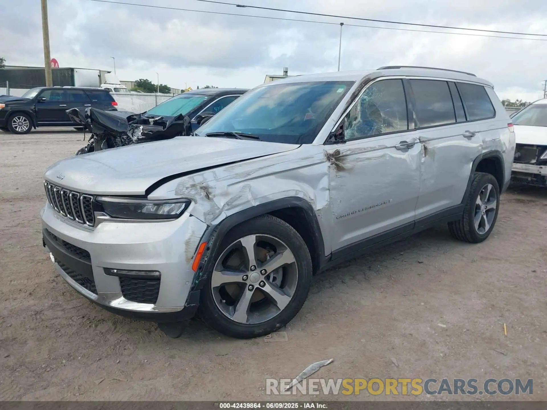 2 Фотография поврежденного автомобиля 1C4RJJBG6P8843393 JEEP GRAND CHEROKEE L 2023