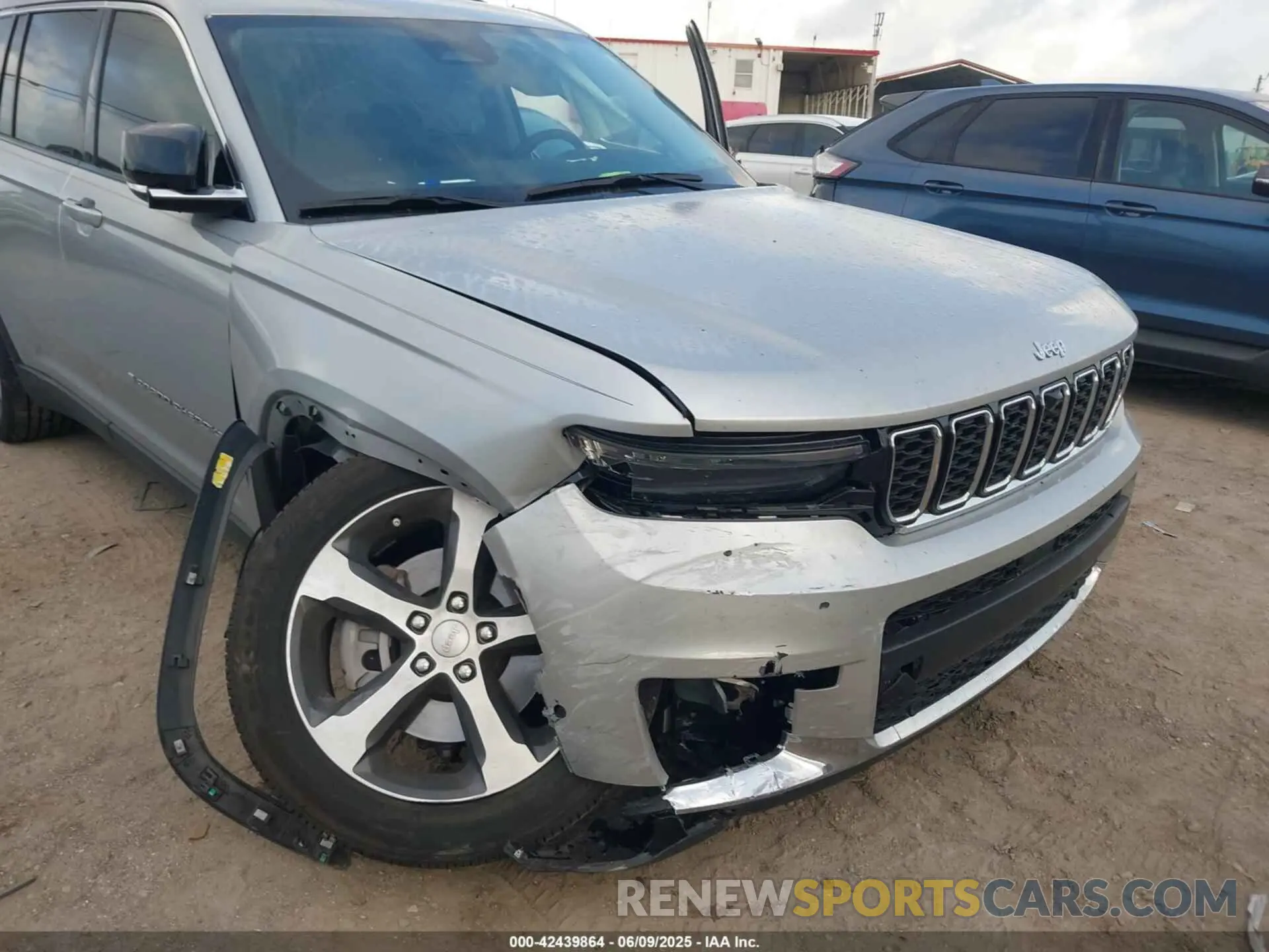 6 Фотография поврежденного автомобиля 1C4RJJBG6P8843393 JEEP GRAND CHEROKEE L 2023