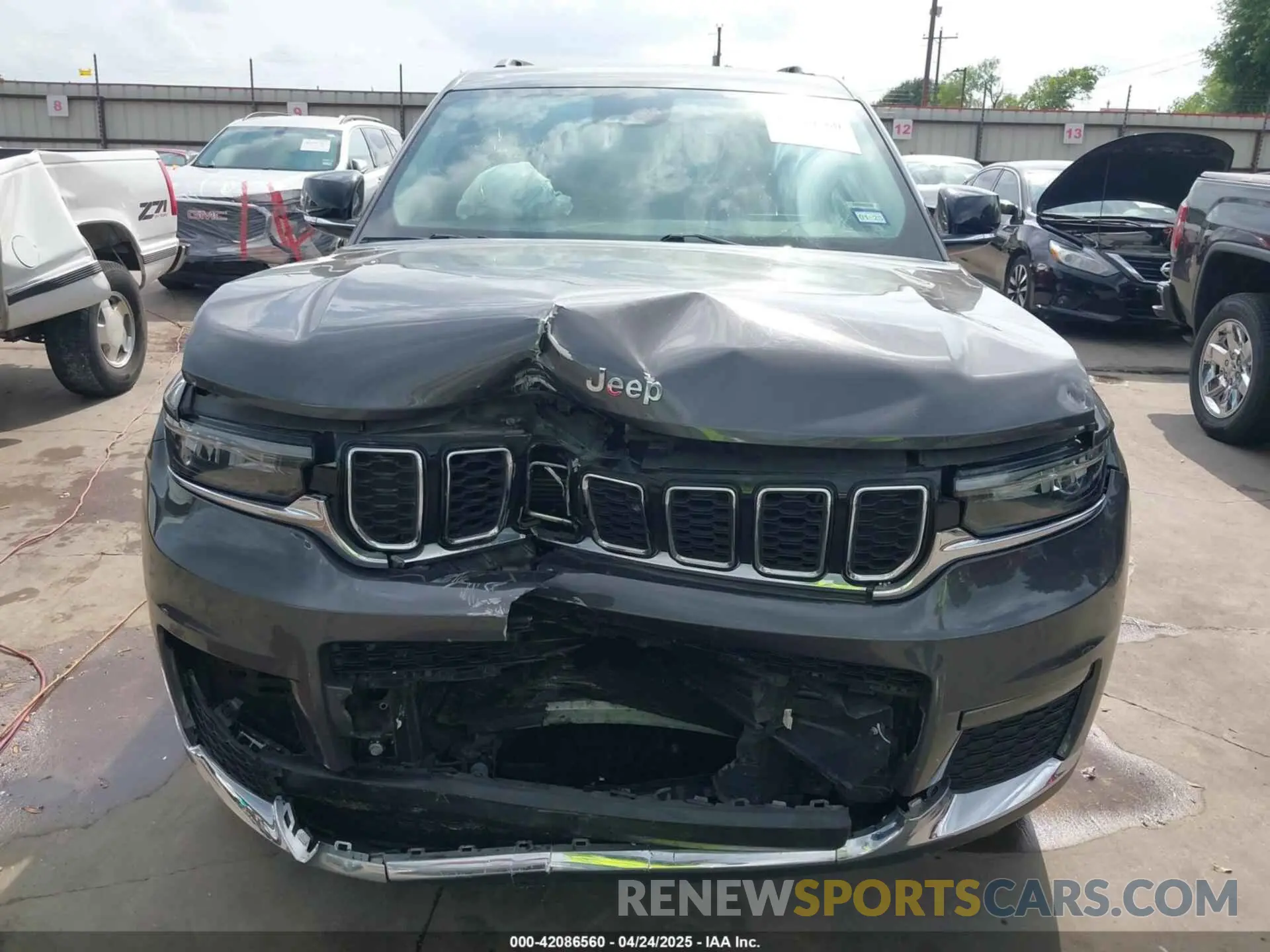 13 Photograph of a damaged car 1C4RJJBG8P8746051 JEEP GRAND CHEROKEE L 2023