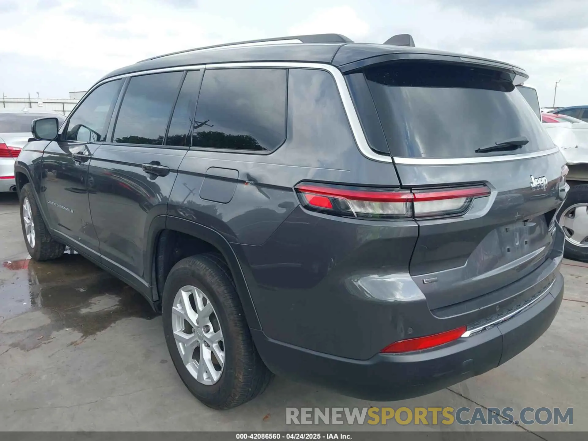 3 Photograph of a damaged car 1C4RJJBG8P8746051 JEEP GRAND CHEROKEE L 2023