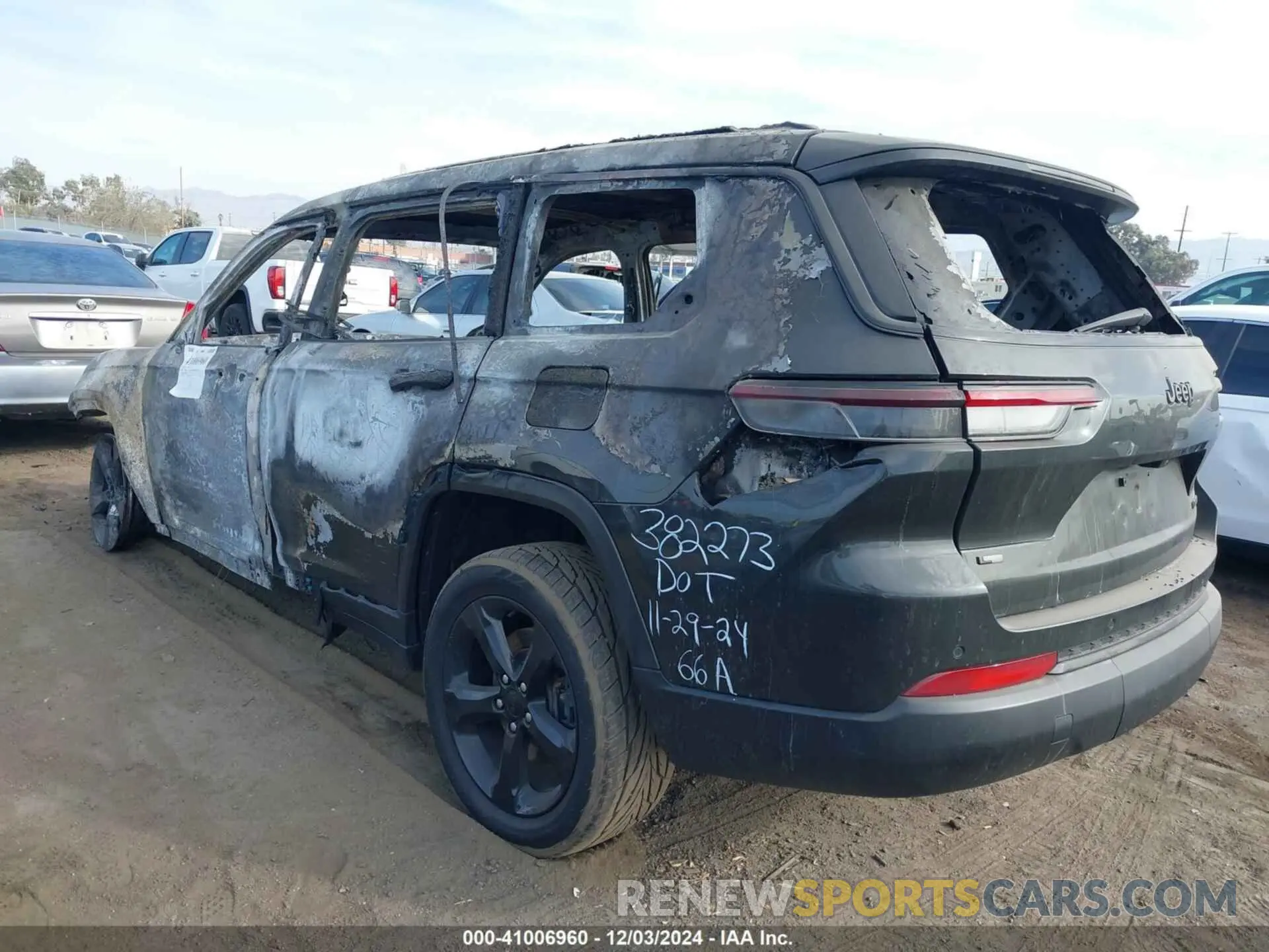 3 Photograph of a damaged car 1C4RJJBG9P8106477 JEEP GRAND CHEROKEE L 2023