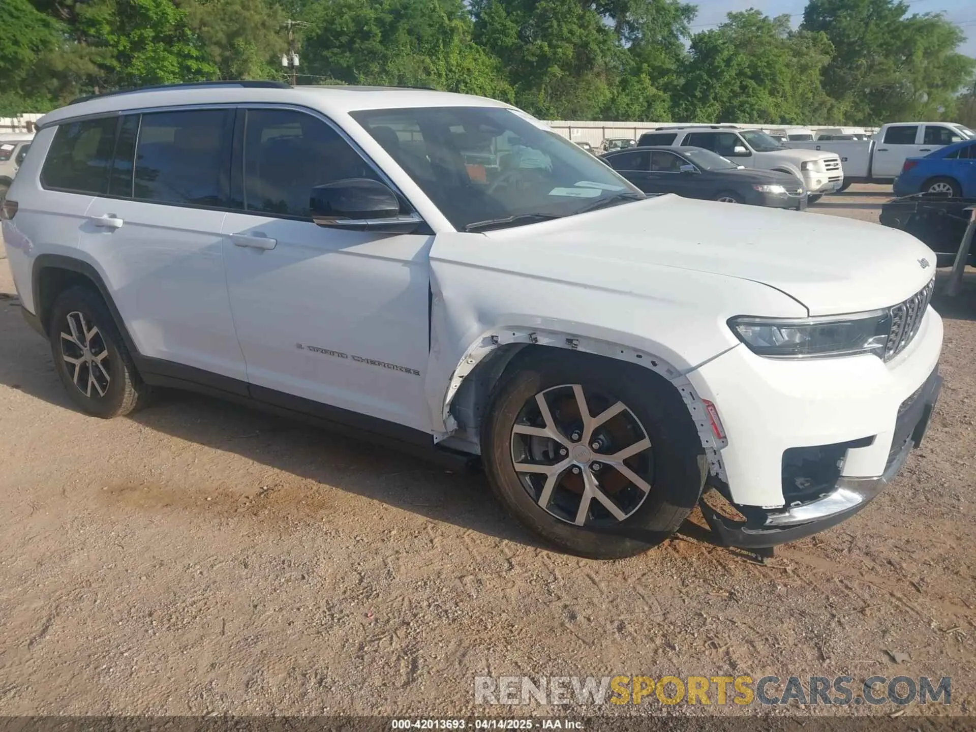 1 Фотография поврежденного автомобиля 1C4RJJBGXP8843705 JEEP GRAND CHEROKEE L 2023