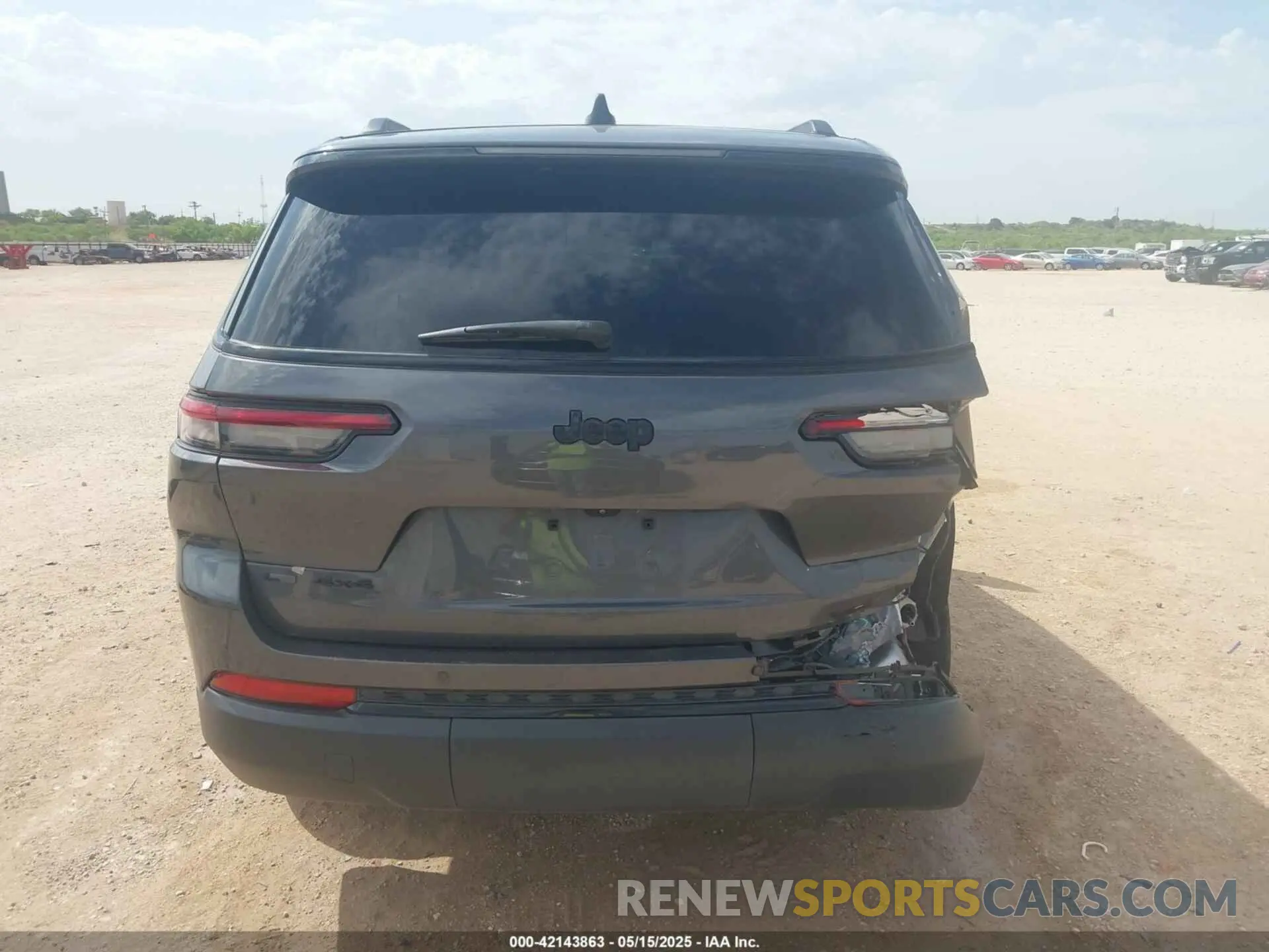 17 Photograph of a damaged car 1C4RJKAG0P8700978 JEEP GRAND CHEROKEE L 2023