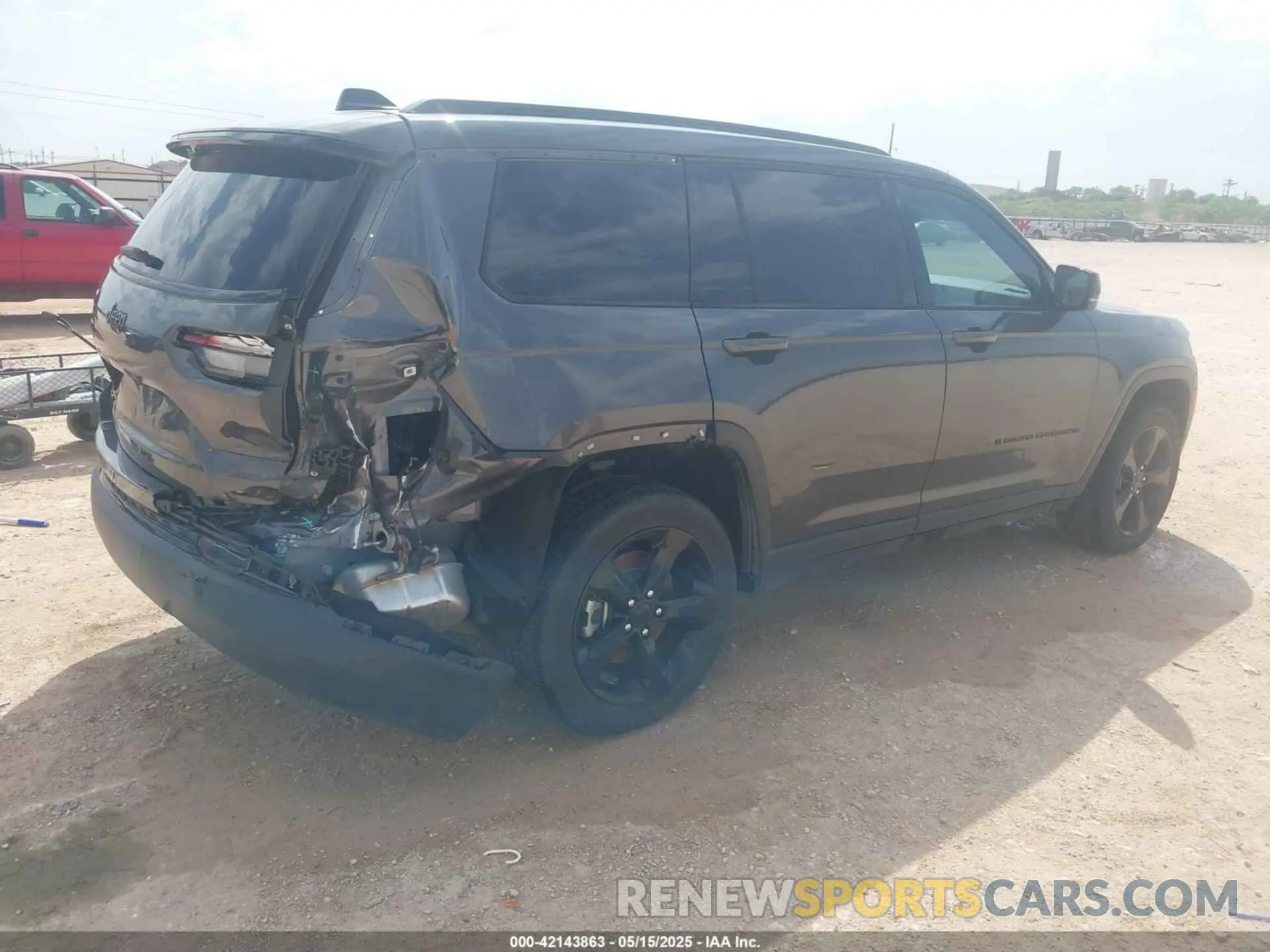 4 Photograph of a damaged car 1C4RJKAG0P8700978 JEEP GRAND CHEROKEE L 2023