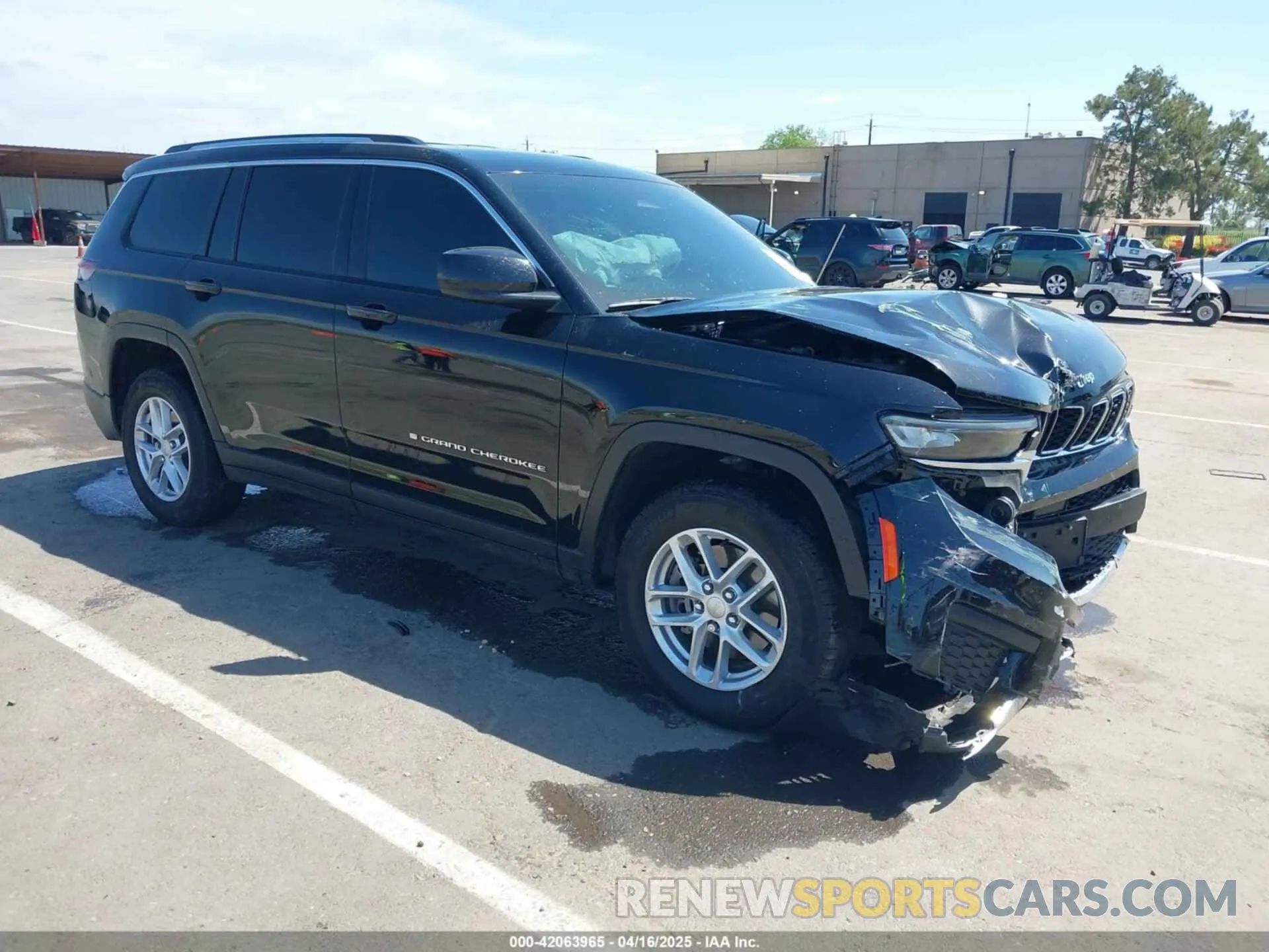 1 Фотография поврежденного автомобиля 1C4RJKAG0P8797714 JEEP GRAND CHEROKEE L 2023