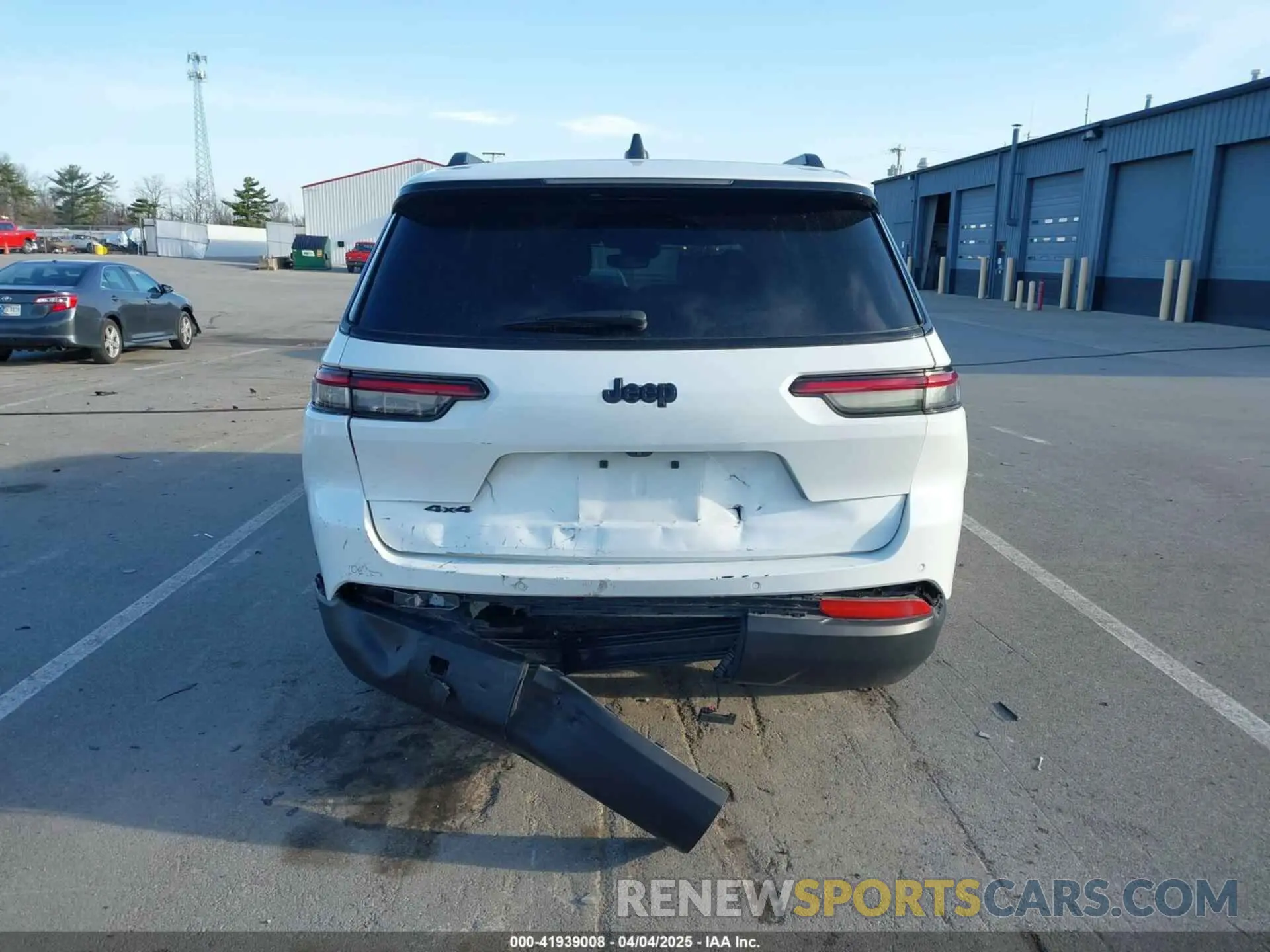 16 Photograph of a damaged car 1C4RJKAG0P8885422 JEEP GRAND CHEROKEE L 2023