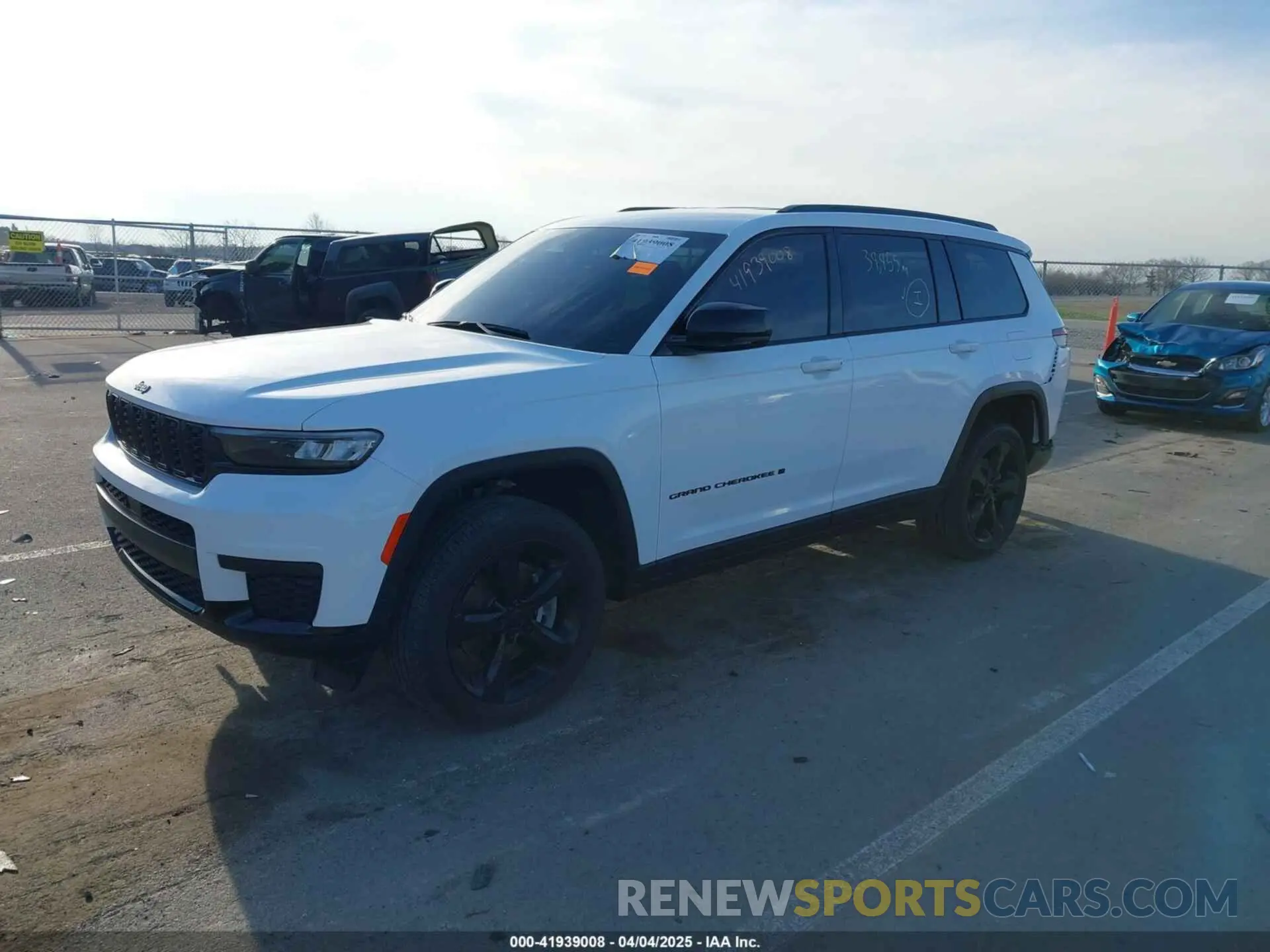 2 Photograph of a damaged car 1C4RJKAG0P8885422 JEEP GRAND CHEROKEE L 2023
