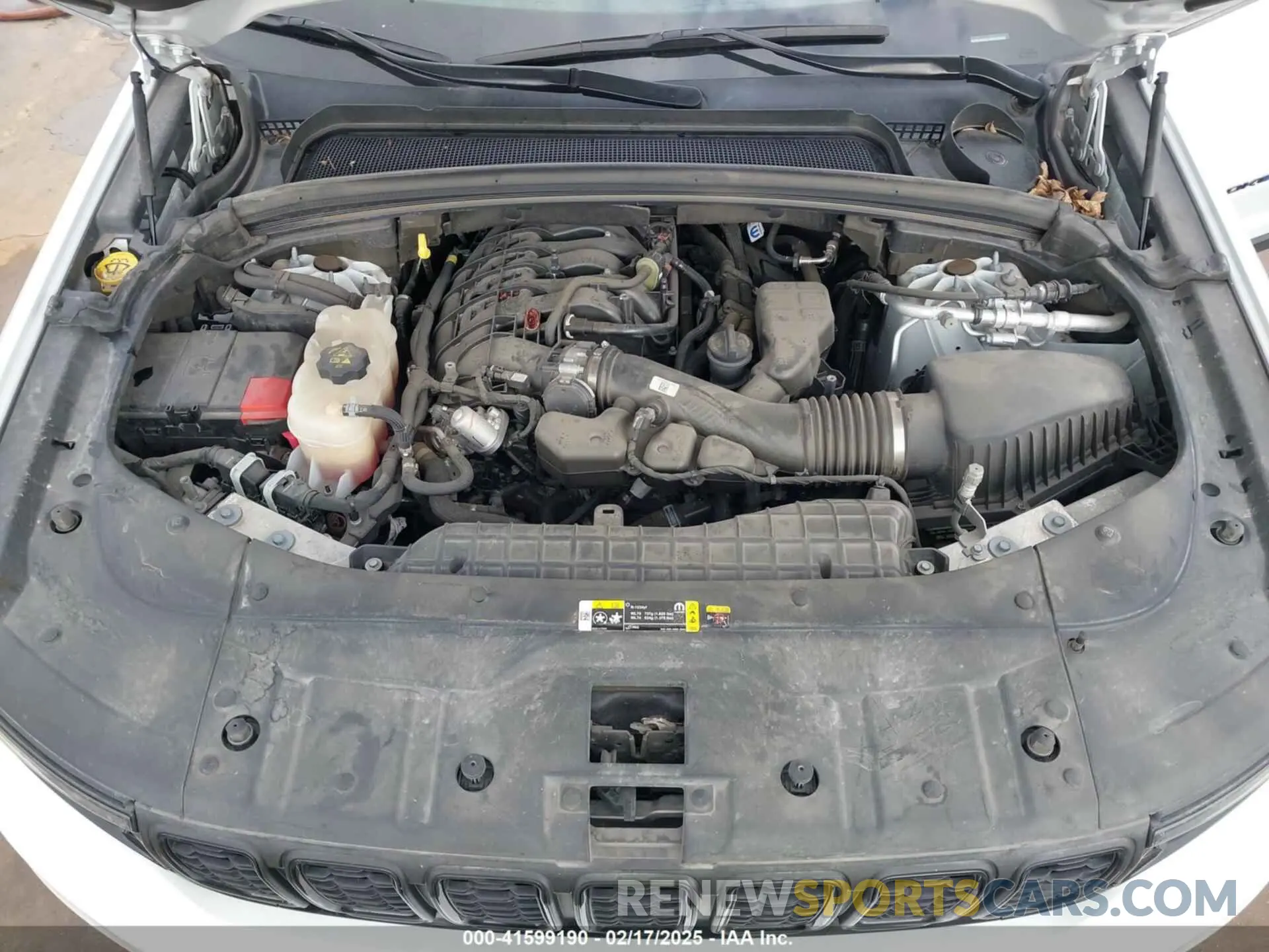 10 Photograph of a damaged car 1C4RJKAG1P8700942 JEEP GRAND CHEROKEE L 2023