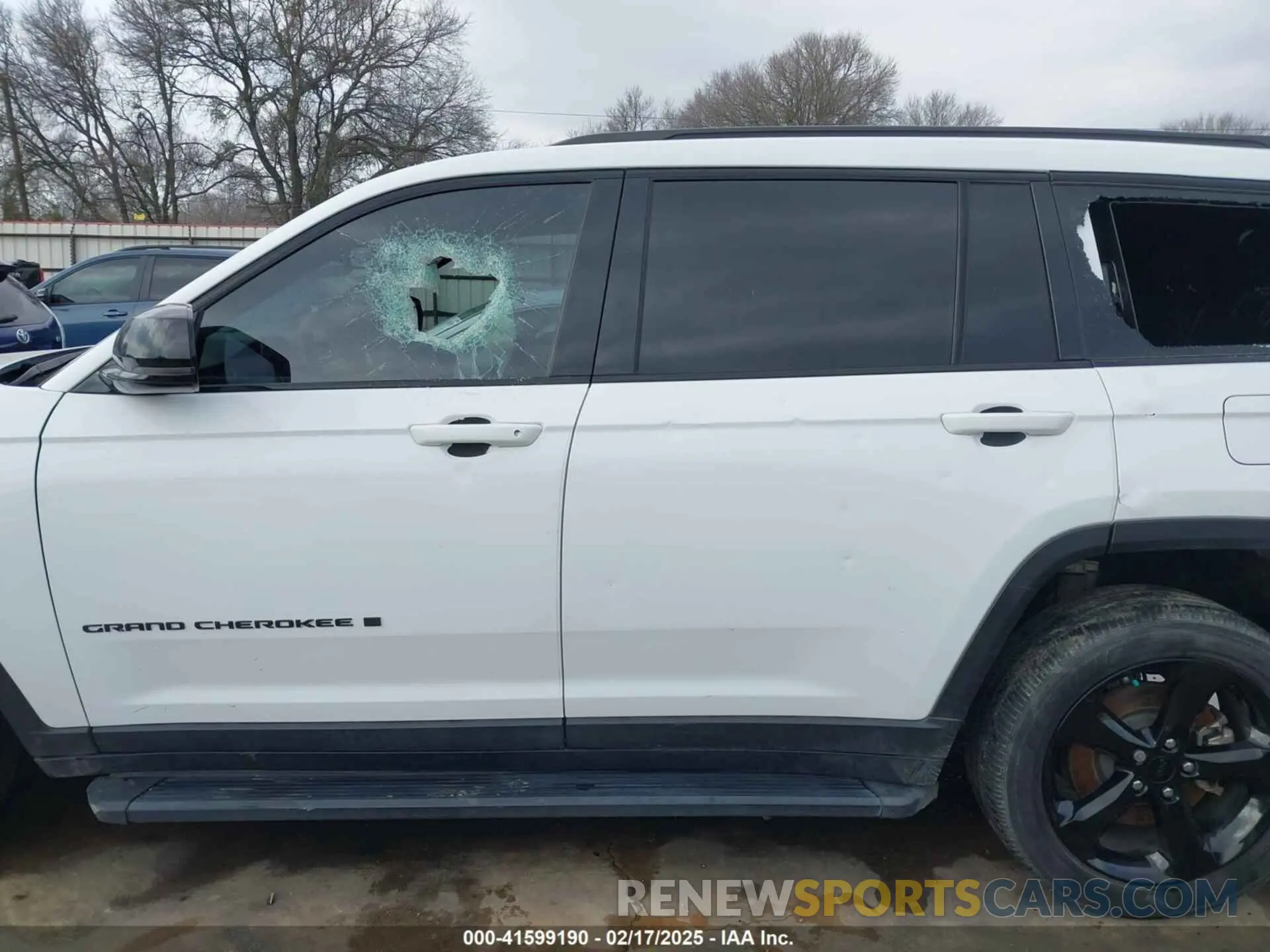 14 Photograph of a damaged car 1C4RJKAG1P8700942 JEEP GRAND CHEROKEE L 2023