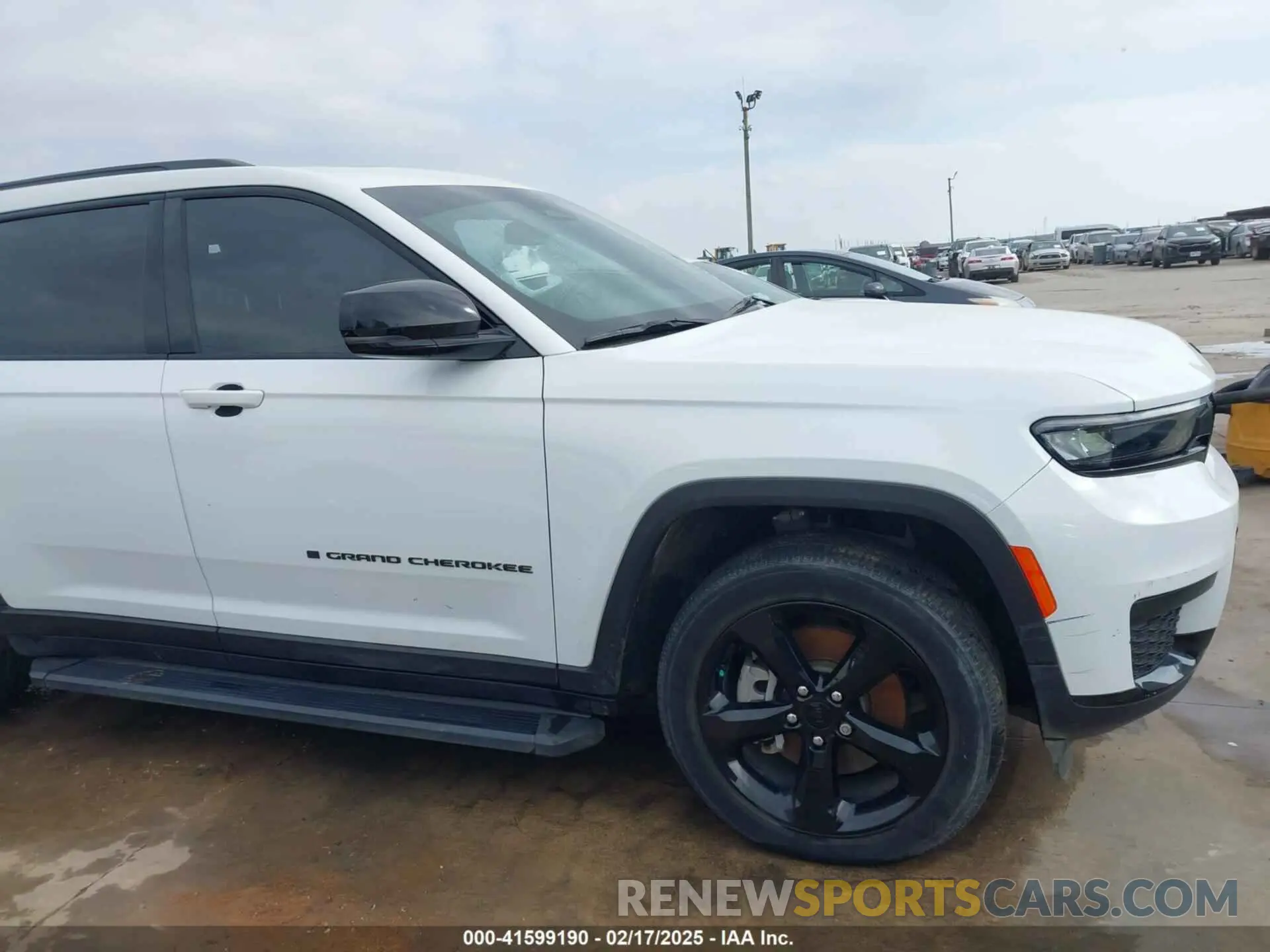20 Photograph of a damaged car 1C4RJKAG1P8700942 JEEP GRAND CHEROKEE L 2023