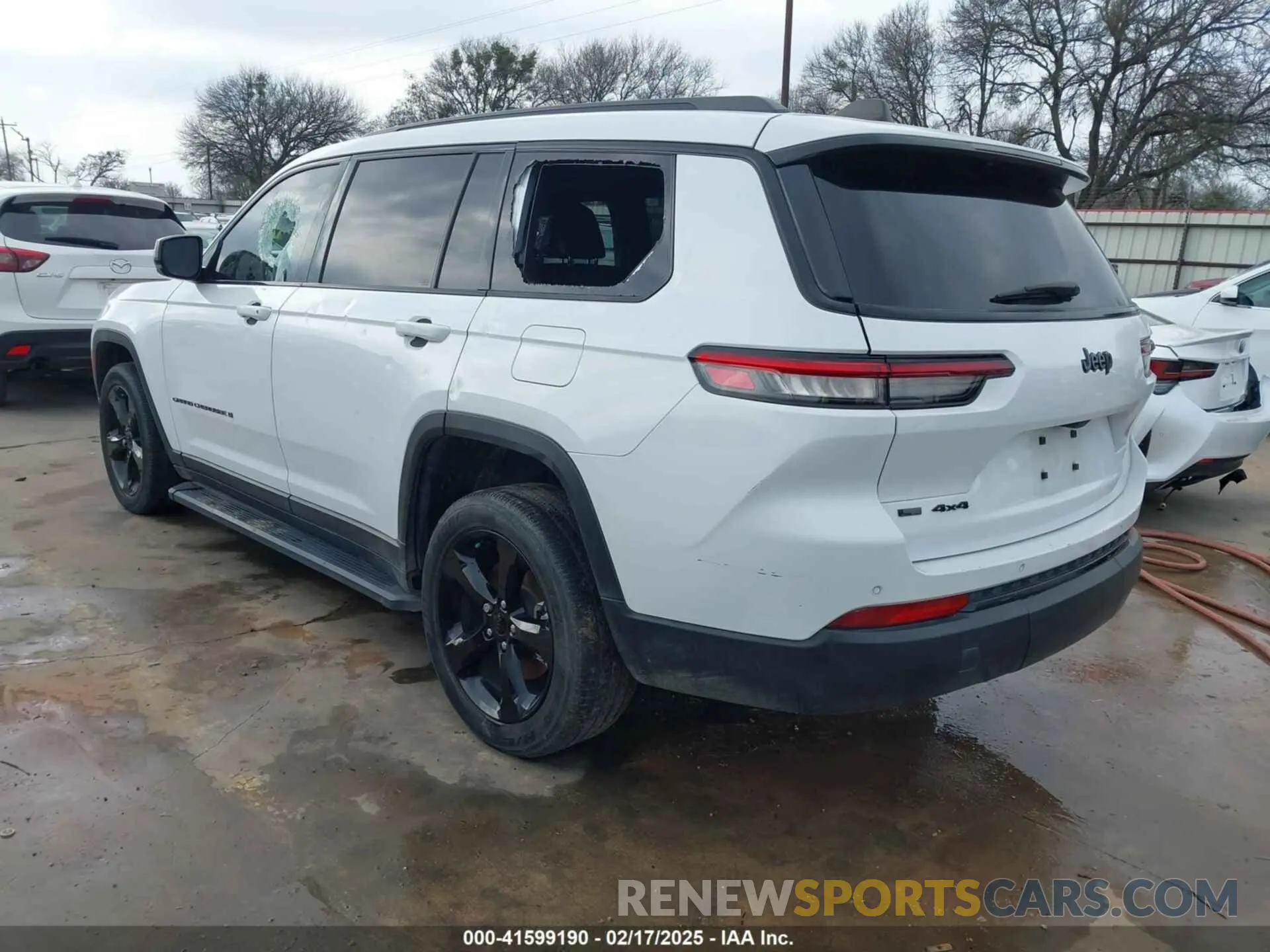 3 Photograph of a damaged car 1C4RJKAG1P8700942 JEEP GRAND CHEROKEE L 2023