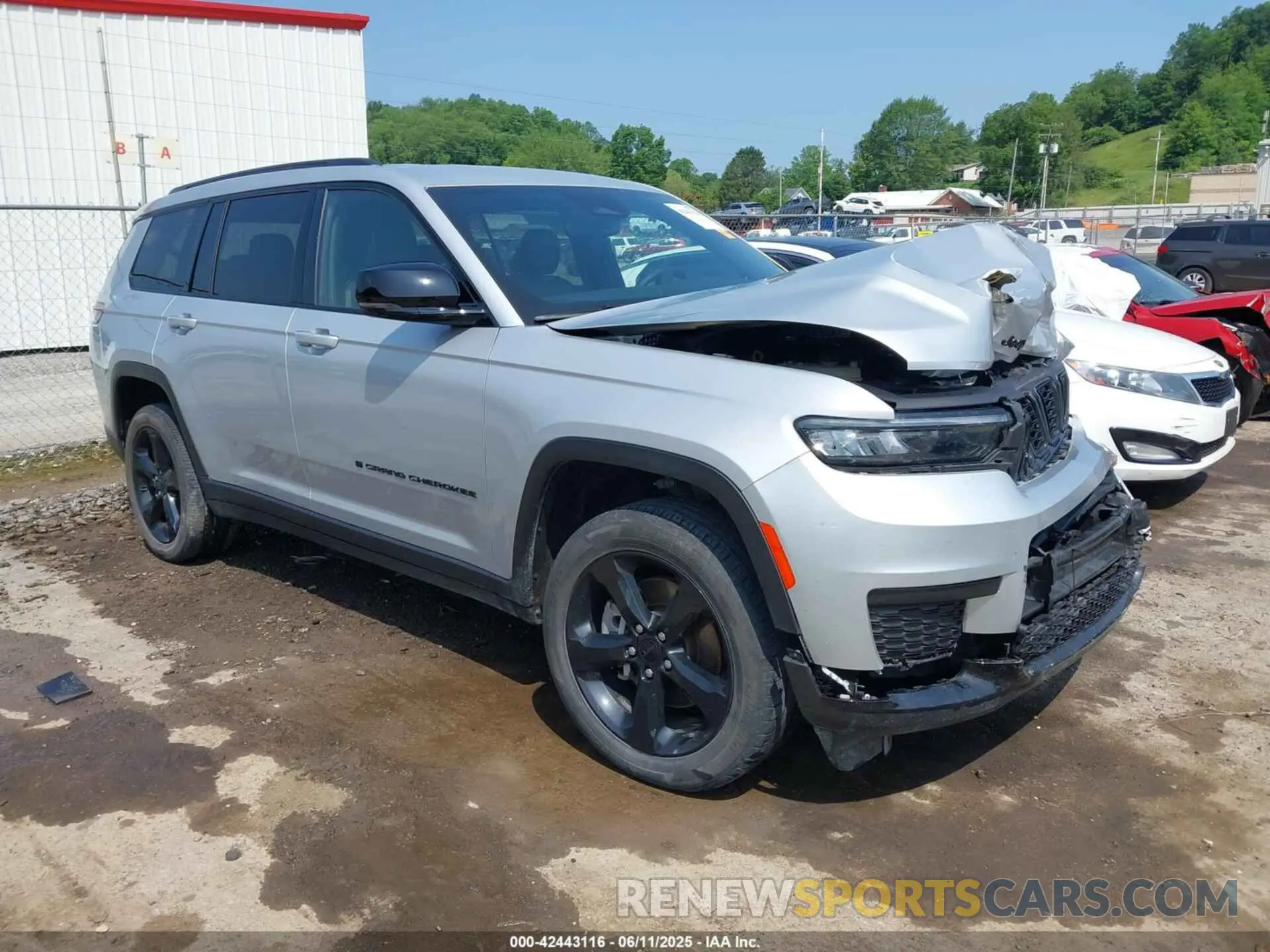 1 Photograph of a damaged car 1C4RJKAG1P8809062 JEEP GRAND CHEROKEE L 2023