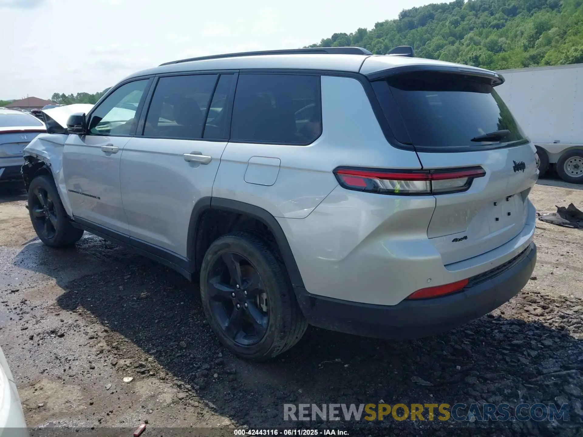 3 Photograph of a damaged car 1C4RJKAG1P8809062 JEEP GRAND CHEROKEE L 2023
