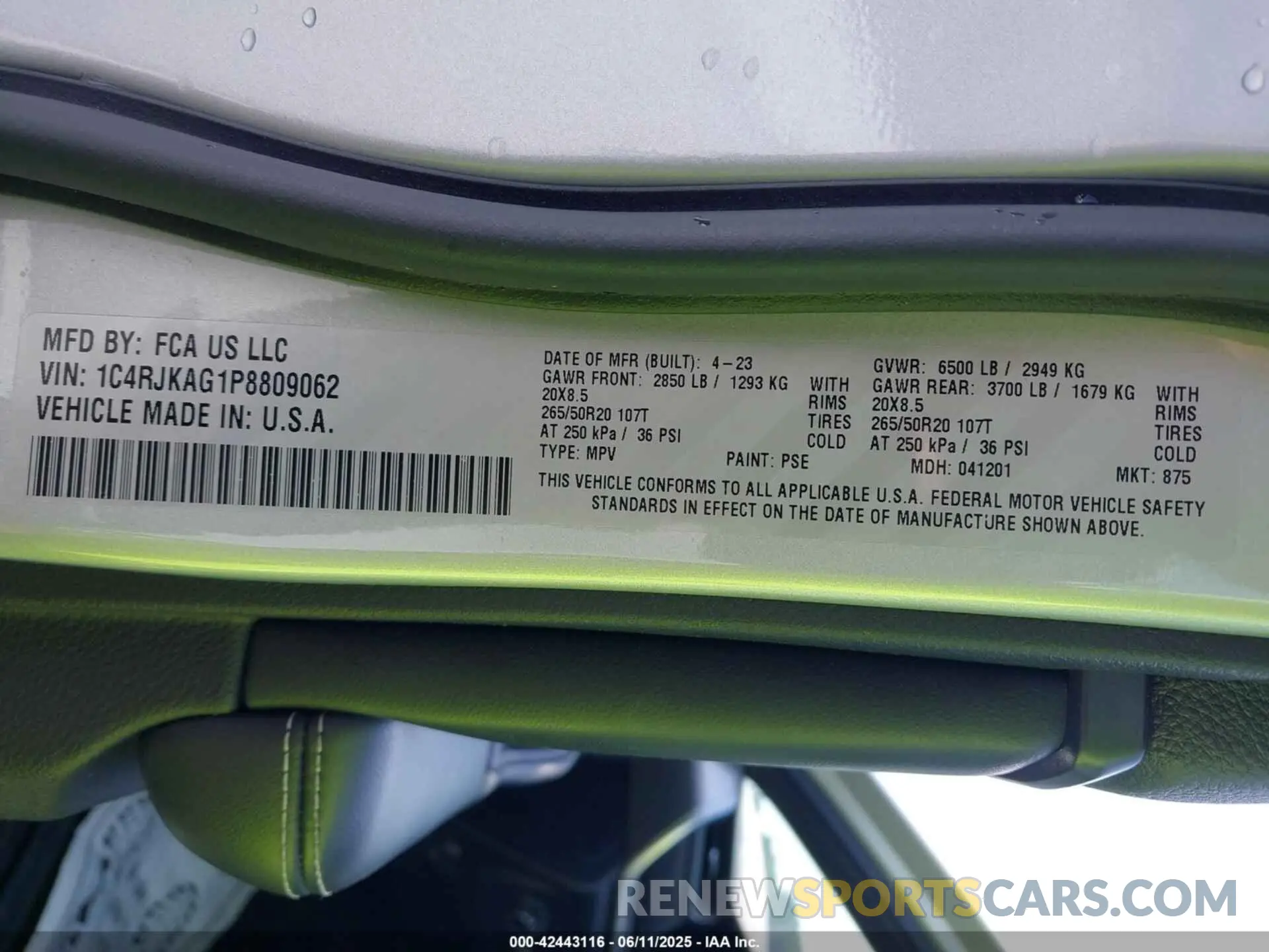 9 Photograph of a damaged car 1C4RJKAG1P8809062 JEEP GRAND CHEROKEE L 2023