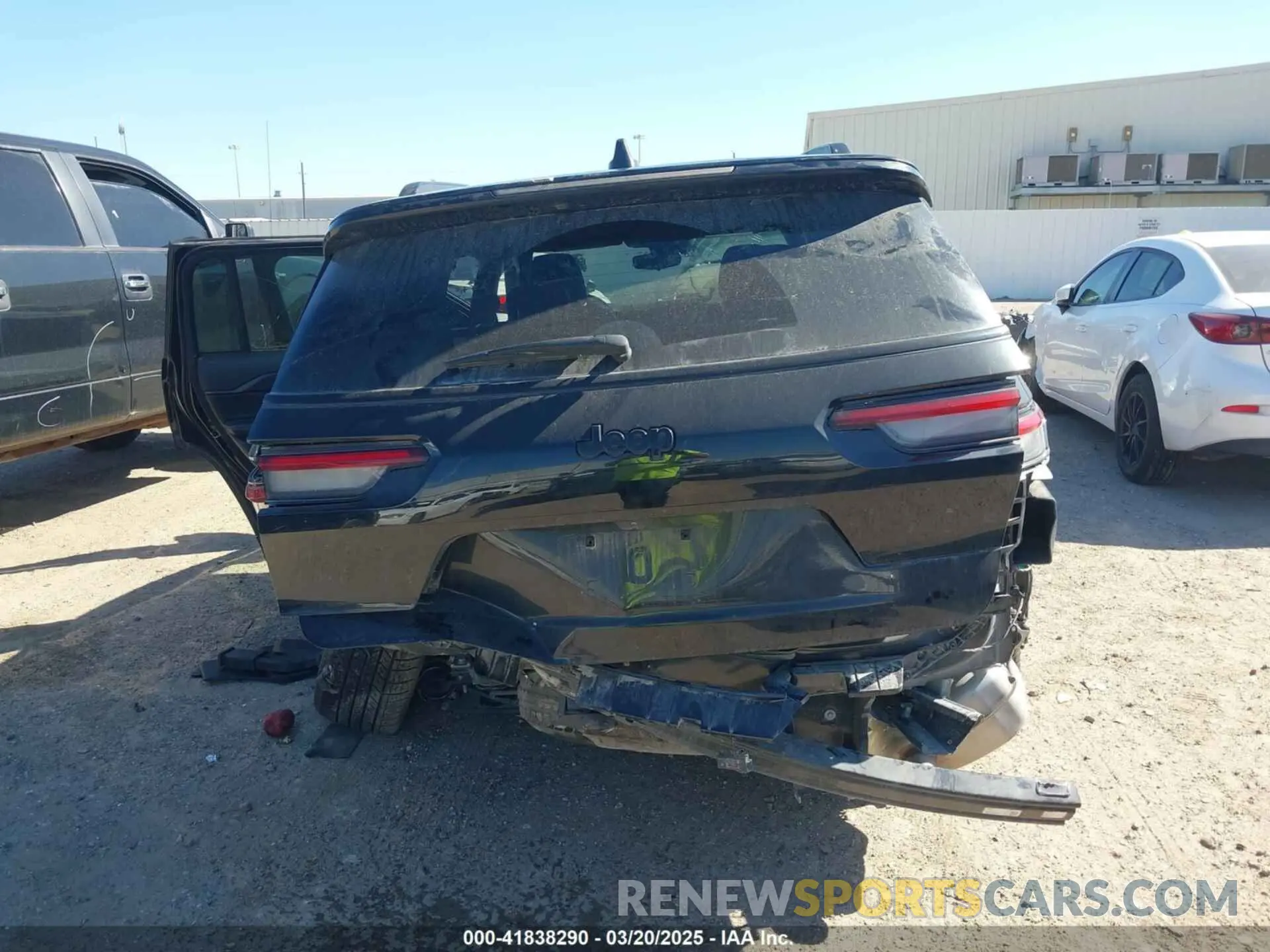 17 Фотография поврежденного автомобиля 1C4RJKAG2P8814979 JEEP GRAND CHEROKEE L 2023