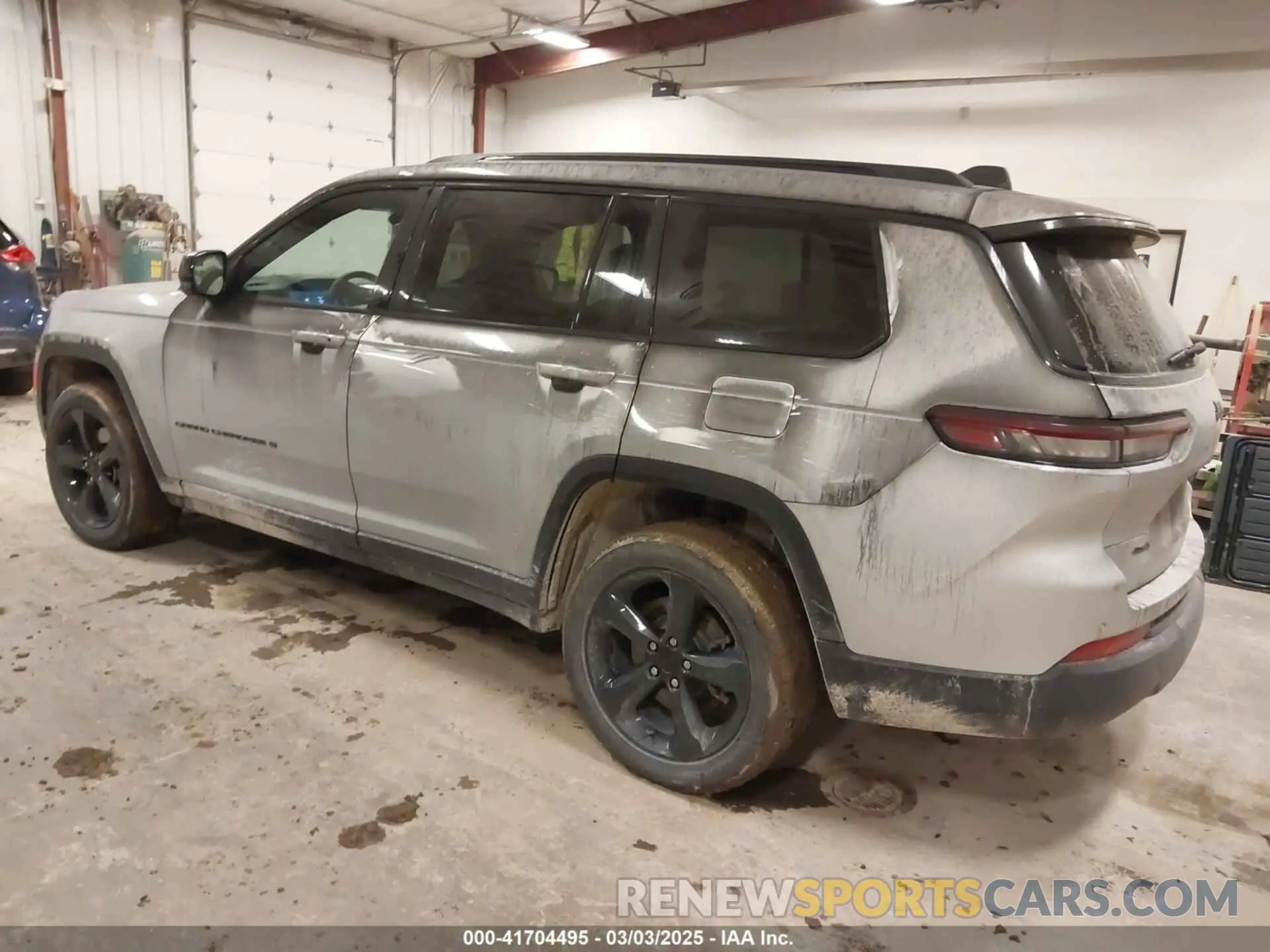 3 Photograph of a damaged car 1C4RJKAG2P8855791 JEEP GRAND CHEROKEE L 2023