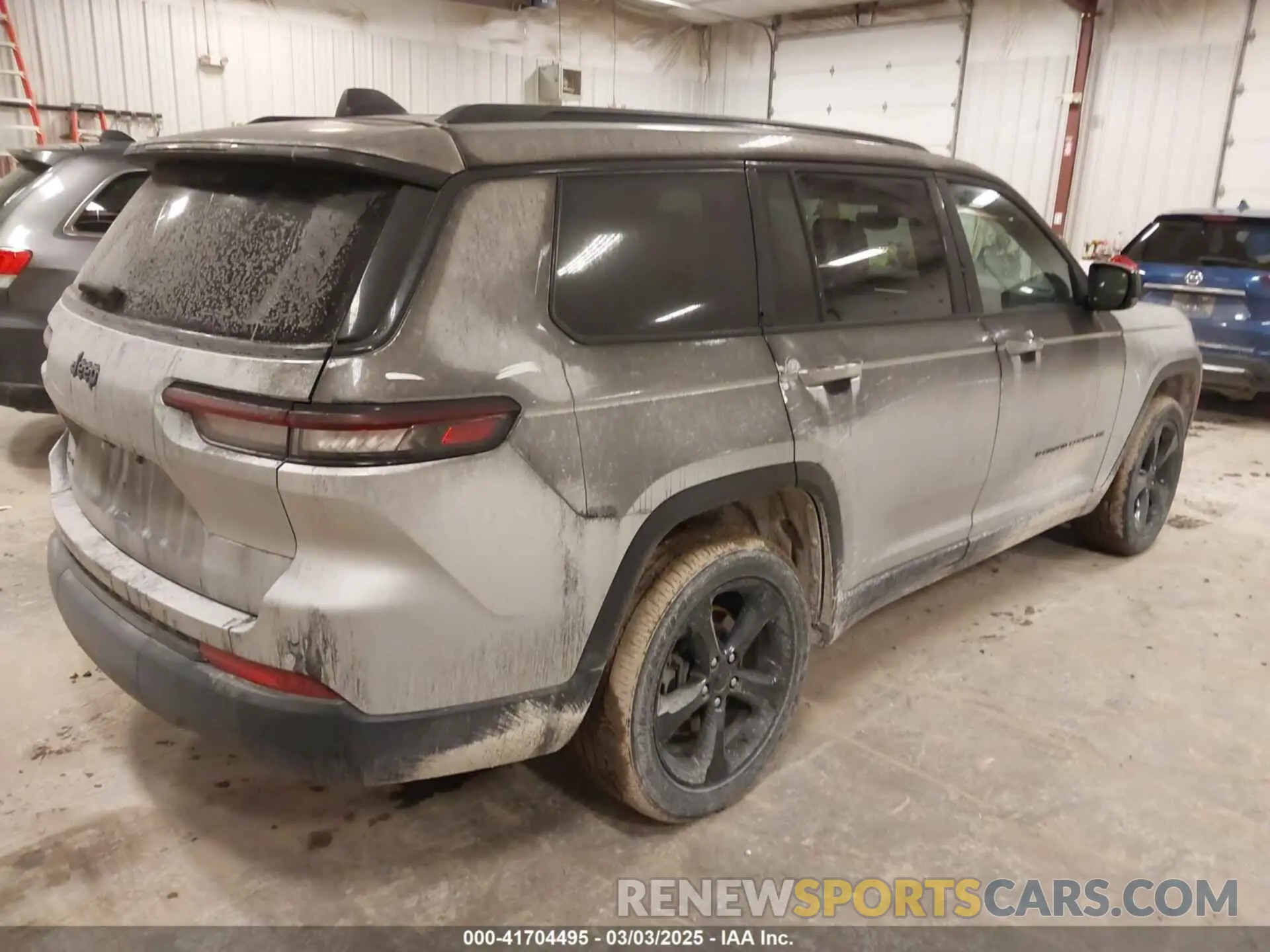 4 Photograph of a damaged car 1C4RJKAG2P8855791 JEEP GRAND CHEROKEE L 2023