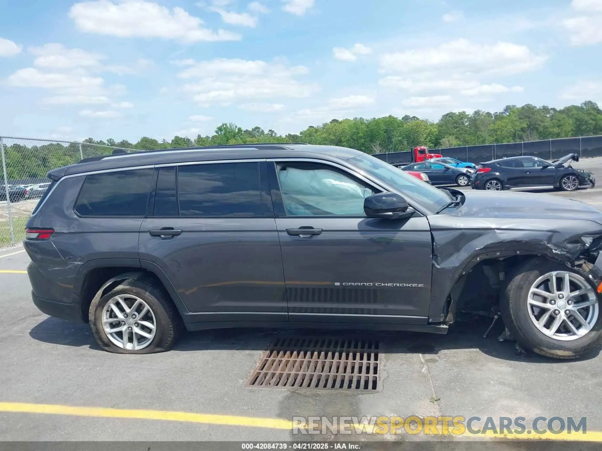 13 Фотография поврежденного автомобиля 1C4RJKAG3P8109737 JEEP GRAND CHEROKEE L 2023