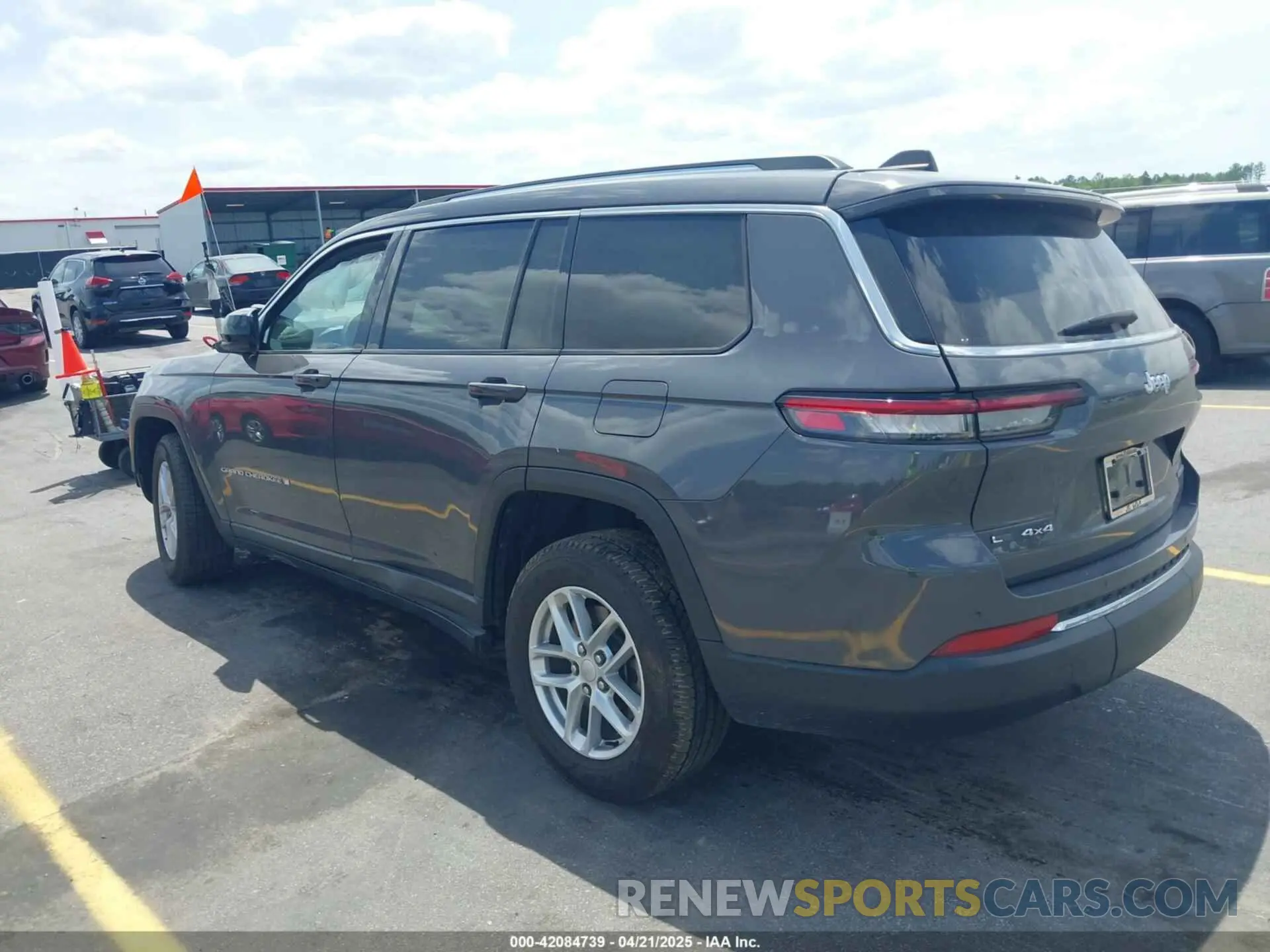 3 Фотография поврежденного автомобиля 1C4RJKAG3P8109737 JEEP GRAND CHEROKEE L 2023