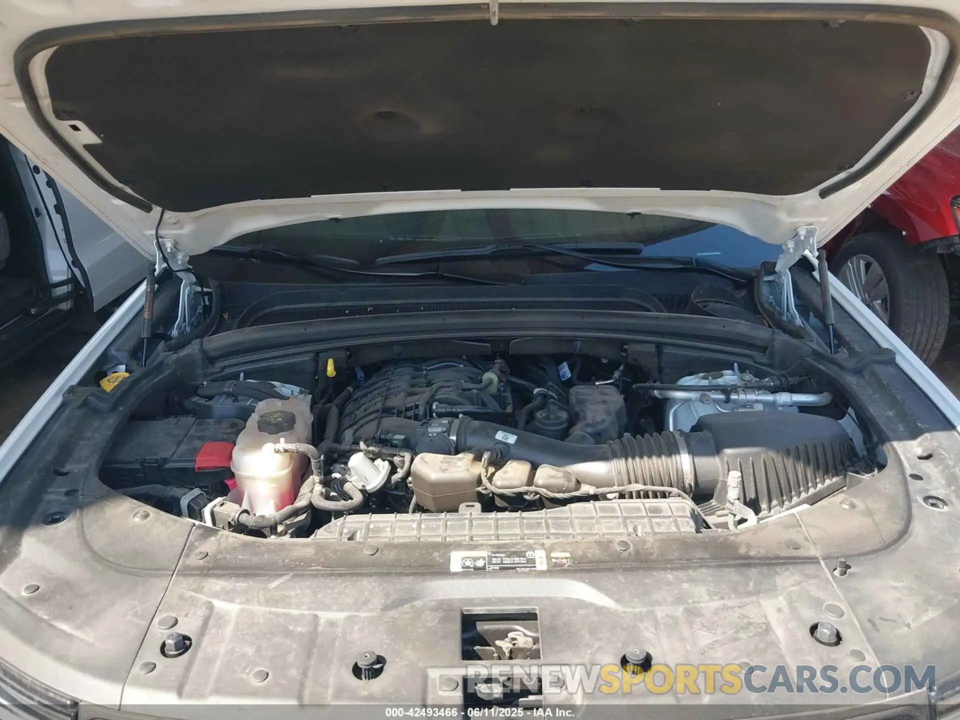 10 Photograph of a damaged car 1C4RJKAG3P8745266 JEEP GRAND CHEROKEE L 2023
