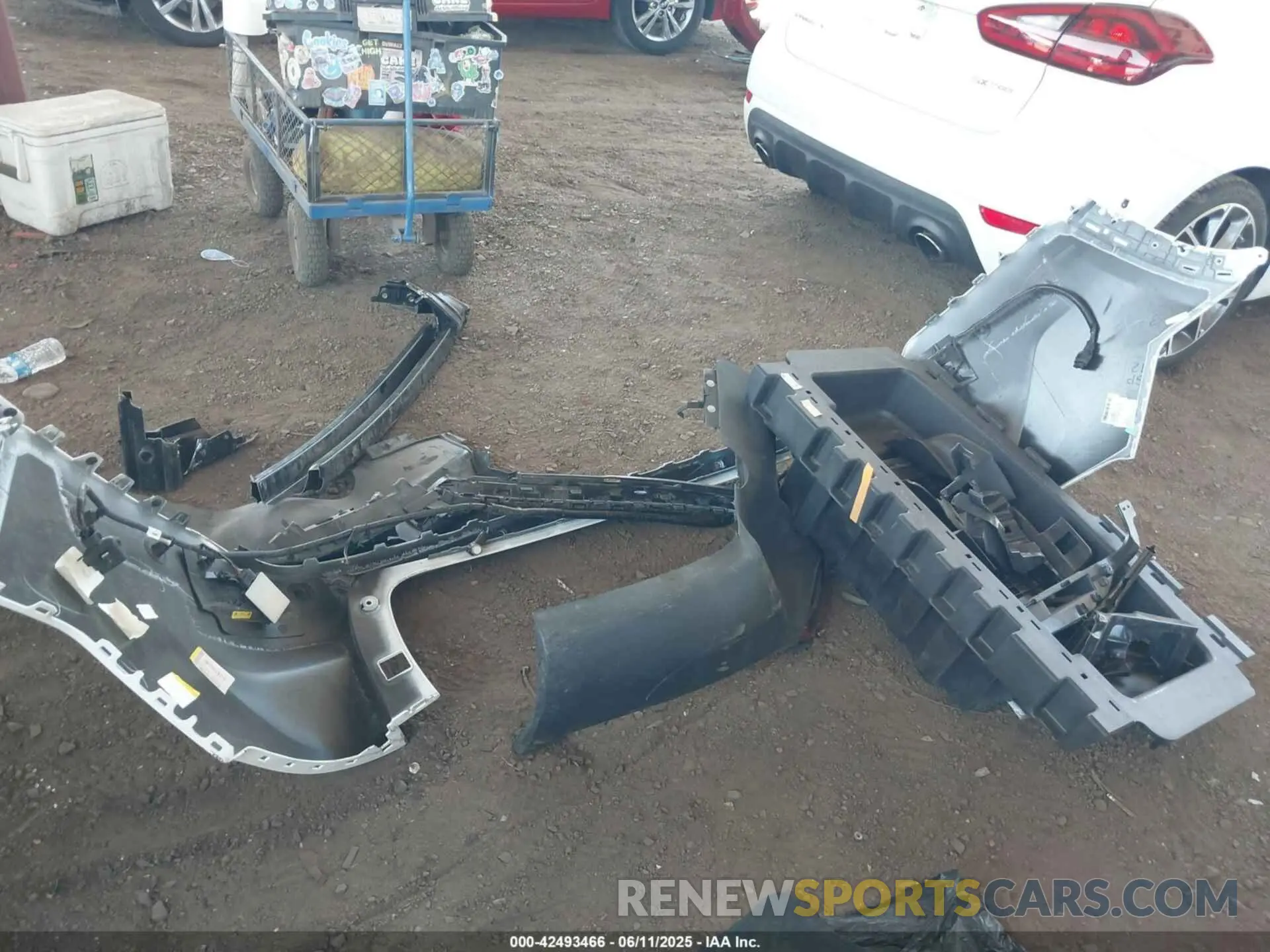 12 Photograph of a damaged car 1C4RJKAG3P8745266 JEEP GRAND CHEROKEE L 2023